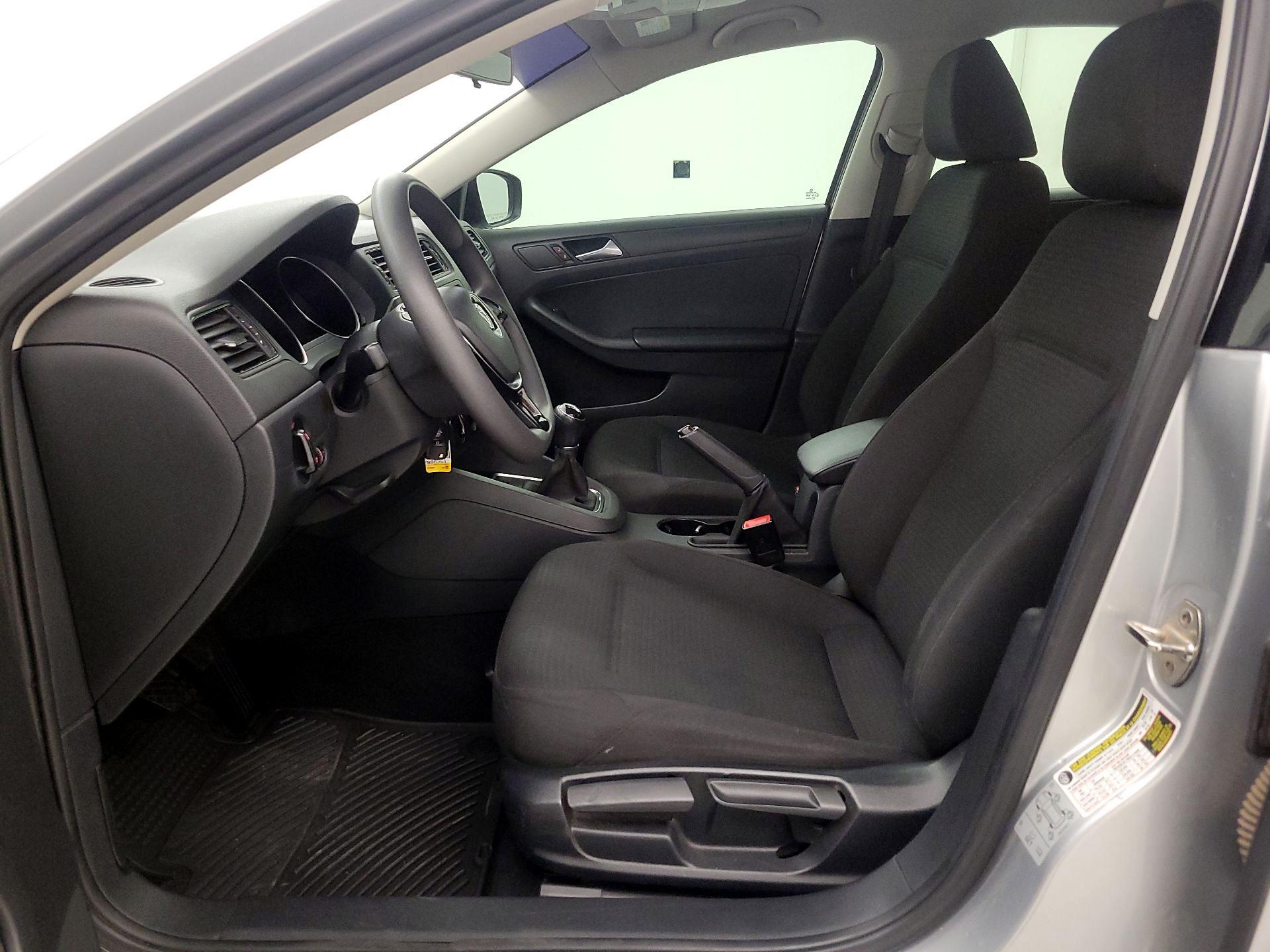 Thumbnail: 2016 Volkswagen Jetta - 11