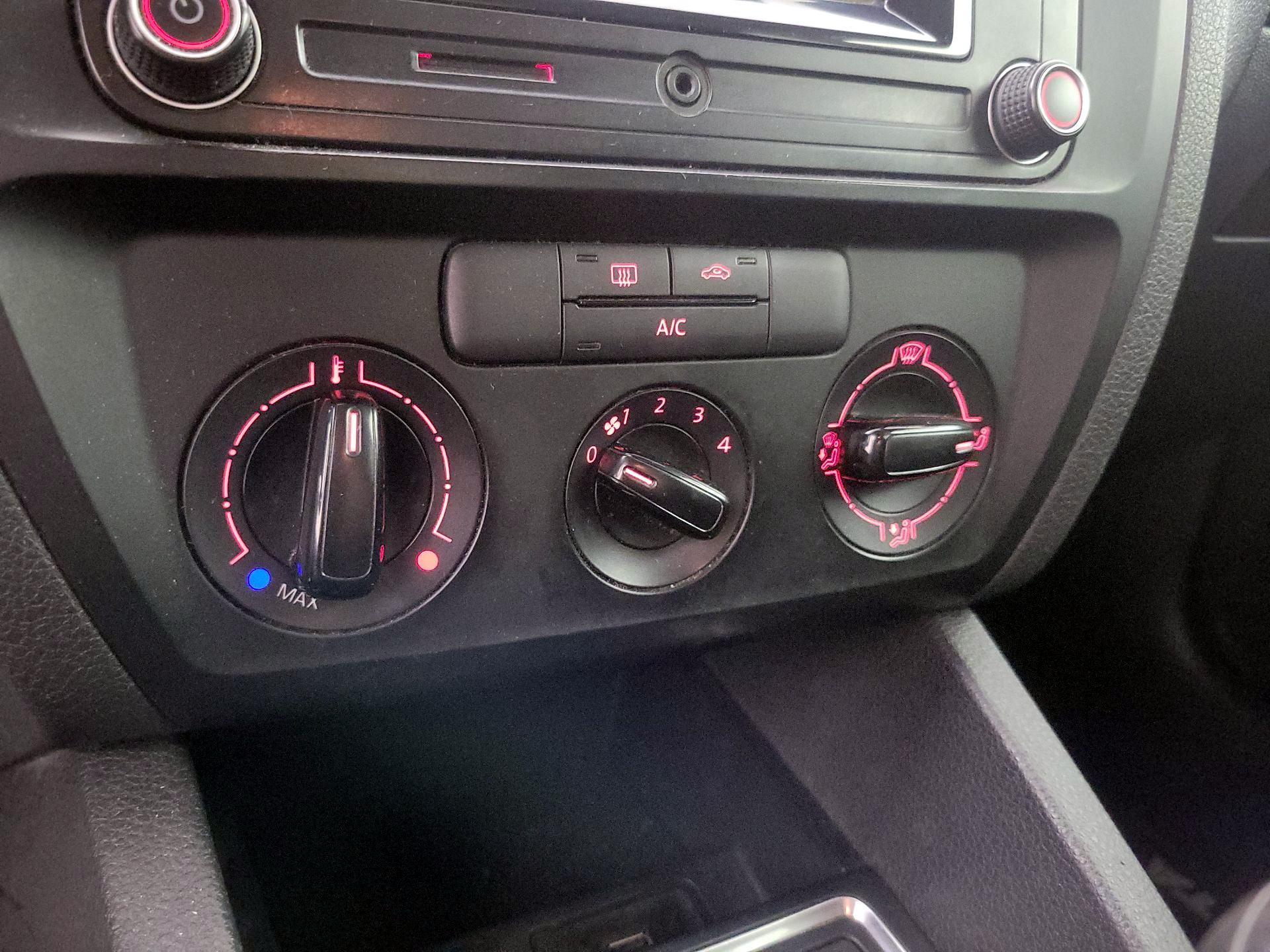 Thumbnail: 2016 Volkswagen Jetta - 15