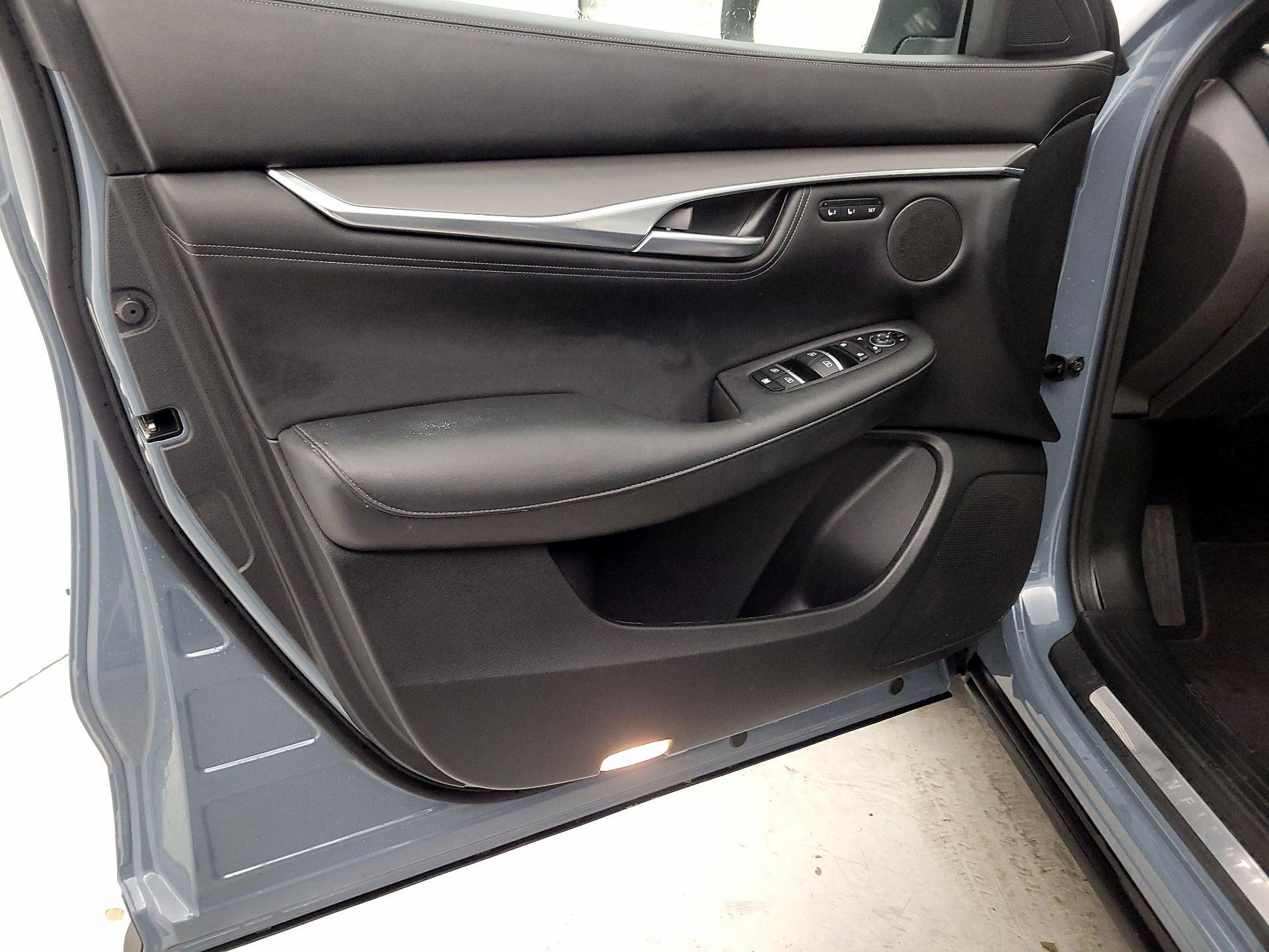 Thumbnail: 2025 INFINITI QX55 - 12