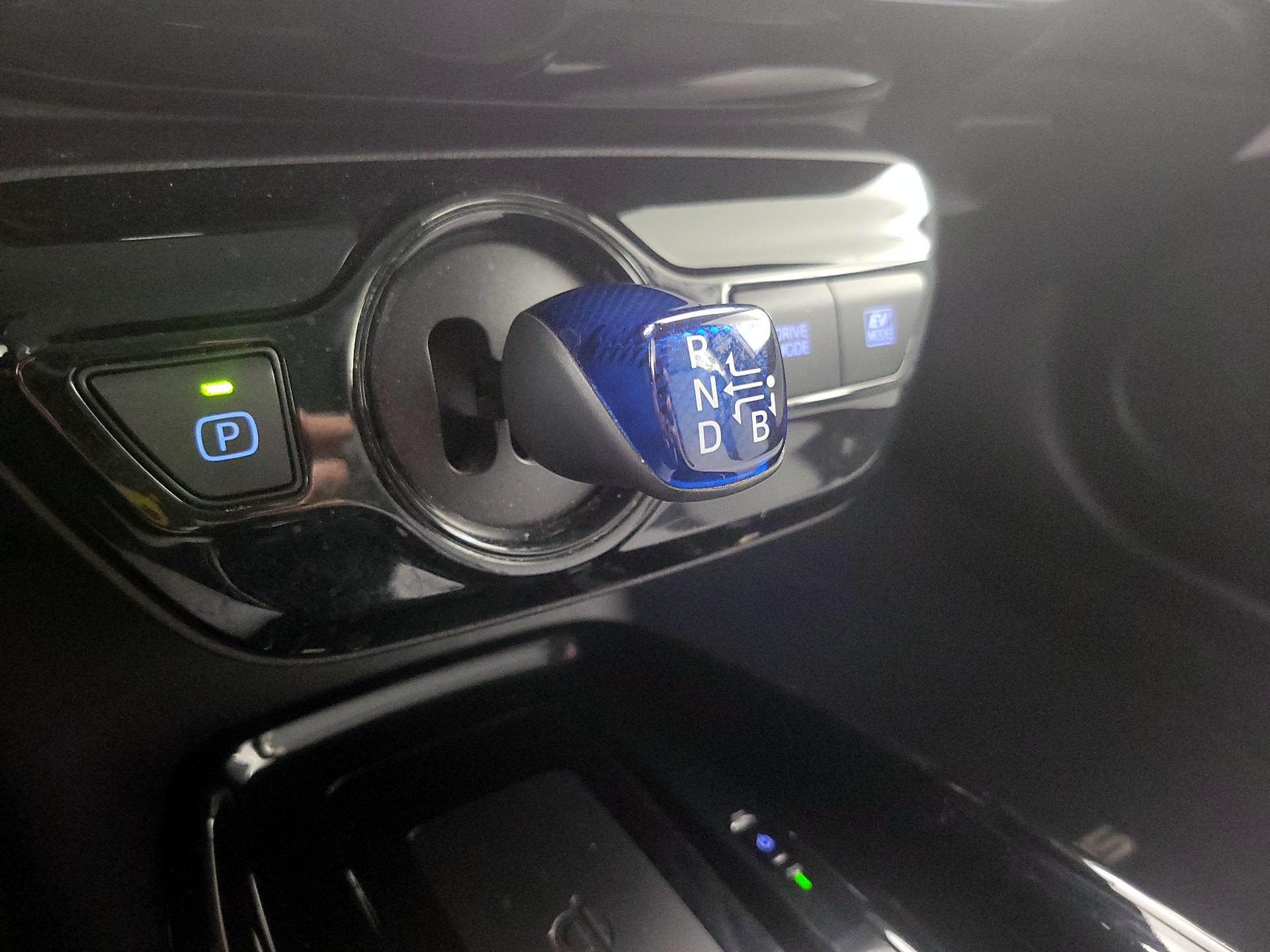 Thumbnail: 2020 Toyota Prius - 17