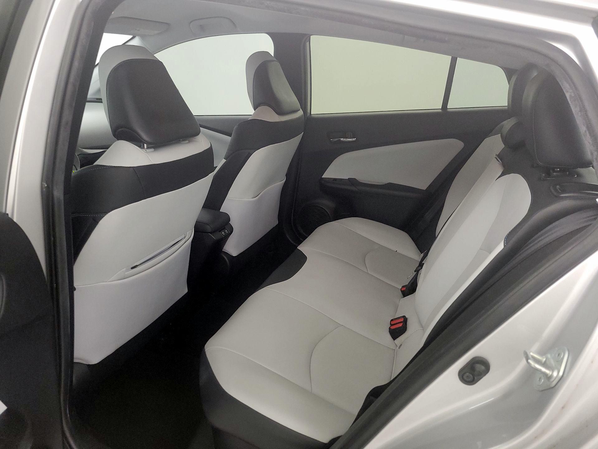 Thumbnail: 2020 Toyota Prius - 18