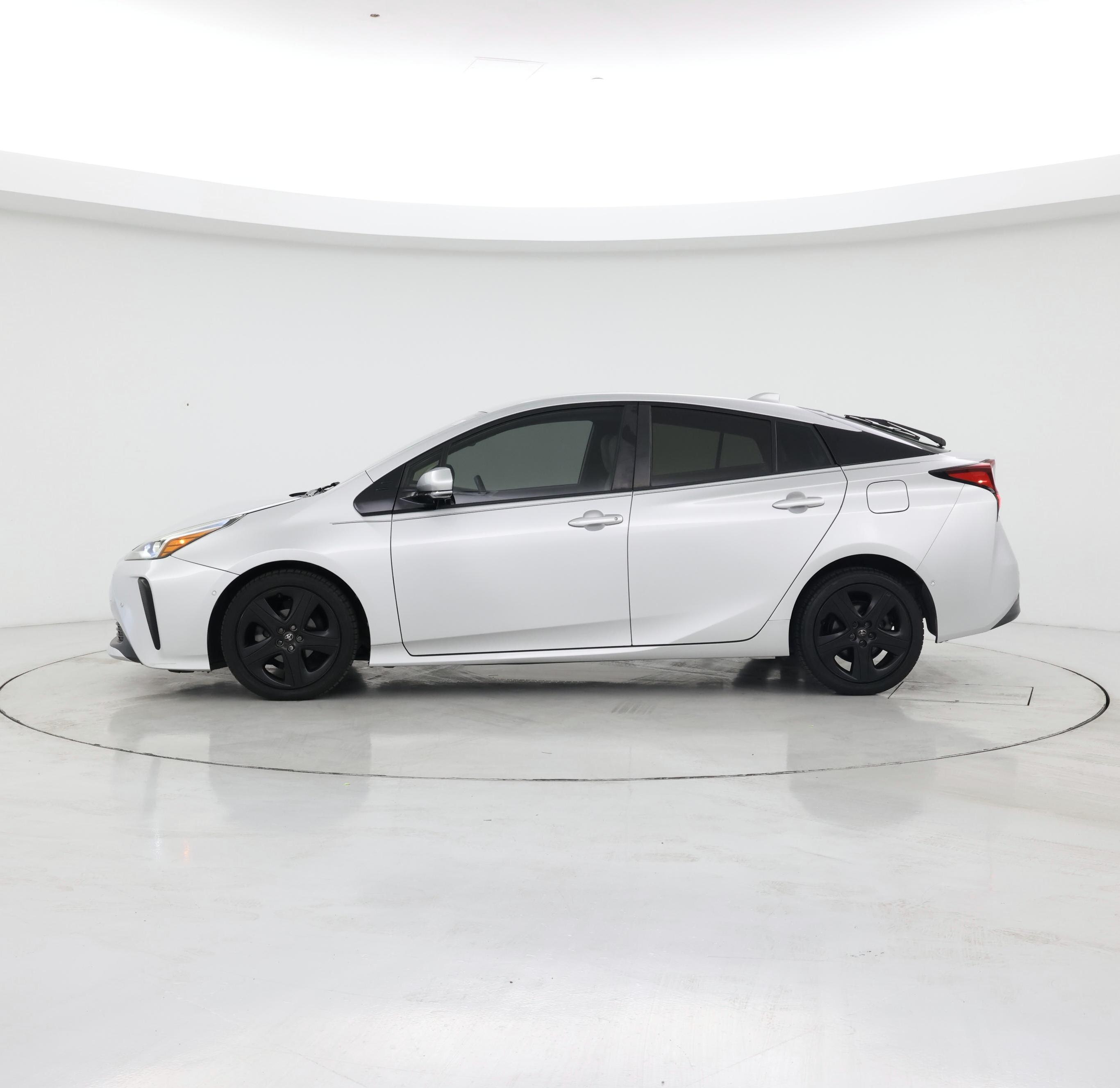 Thumbnail: 2020 Toyota Prius - 3