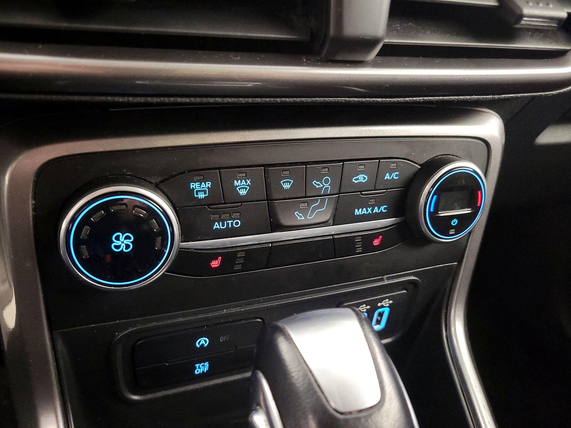 Thumbnail: 2021 Ford EcoSport - 17