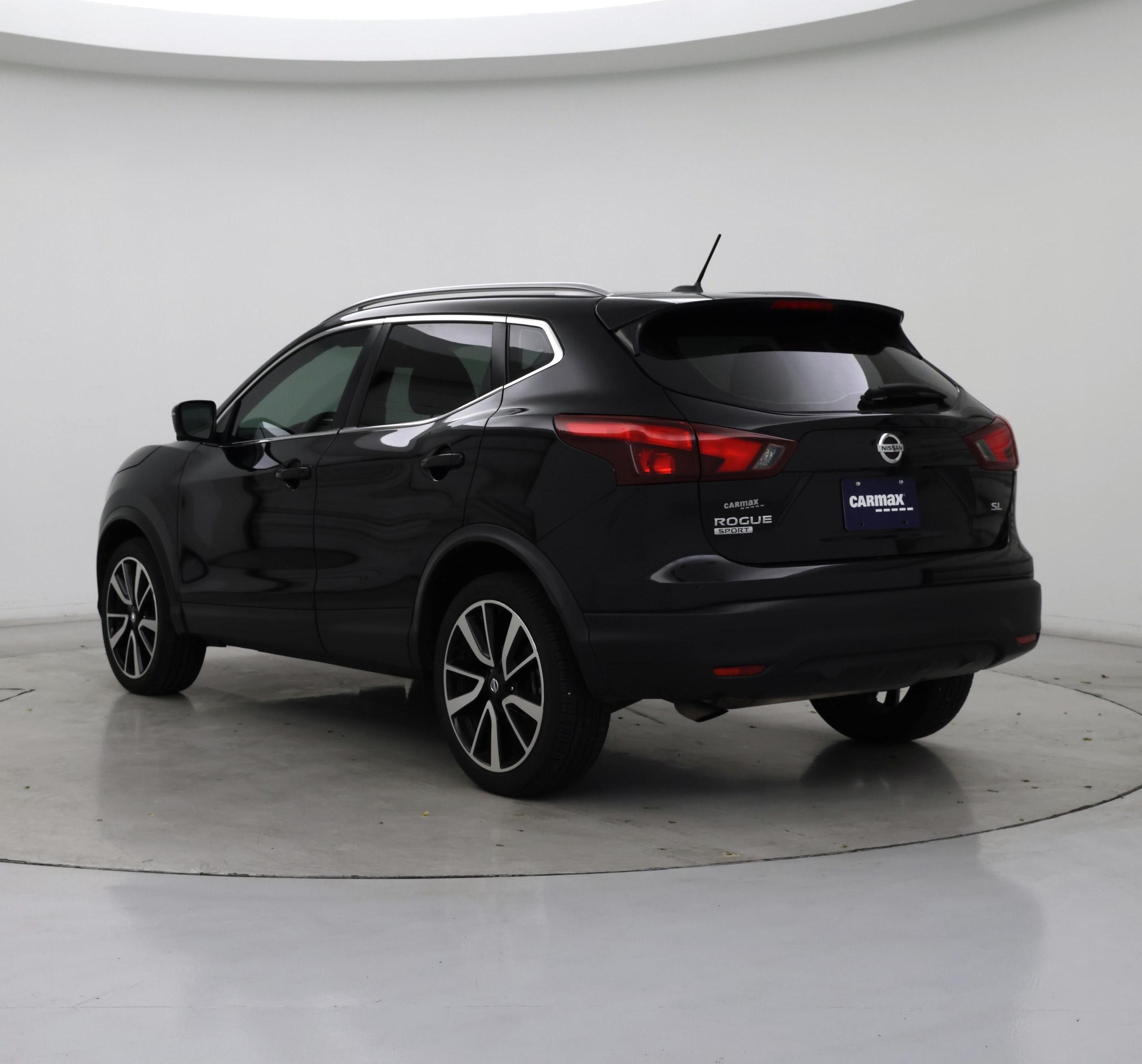 Thumbnail: 2017 Nissan Rogue Sport - 2