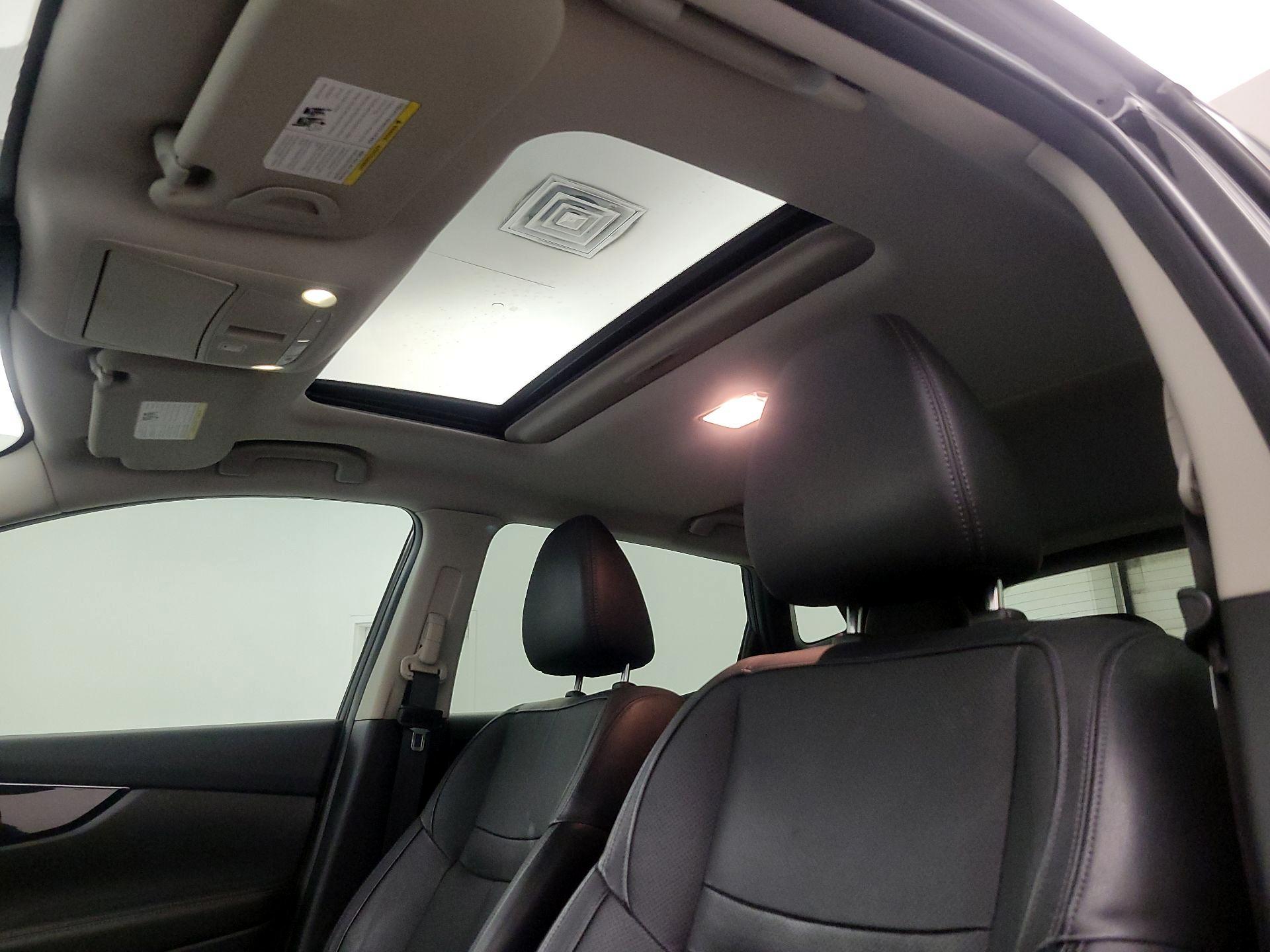 Thumbnail: 2017 Nissan Rogue Sport - 20