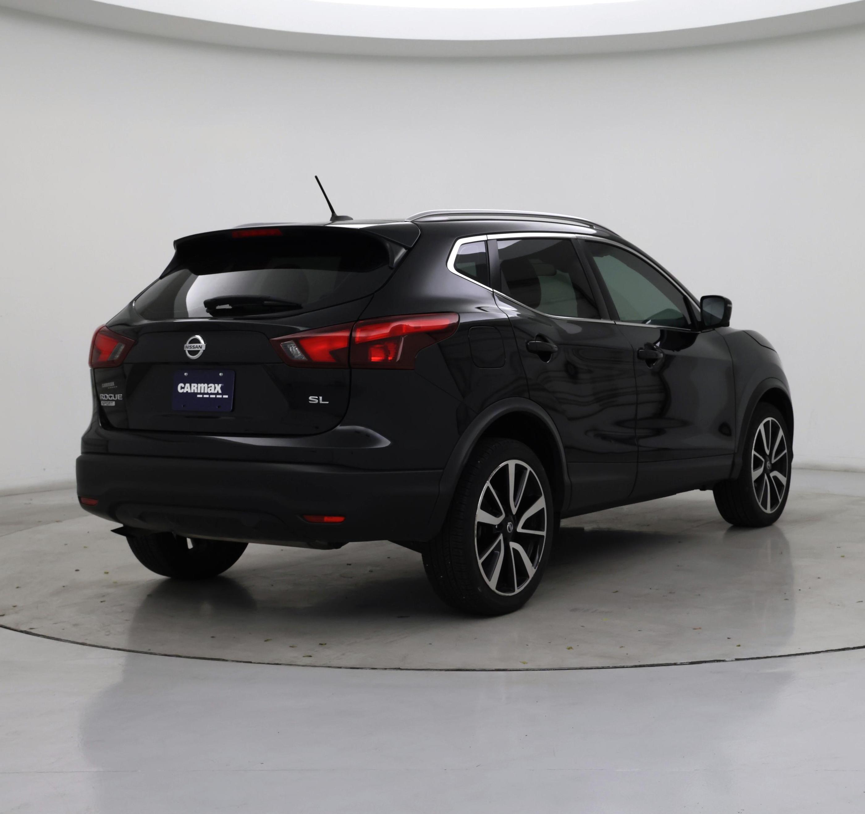 Thumbnail: 2017 Nissan Rogue Sport - 8