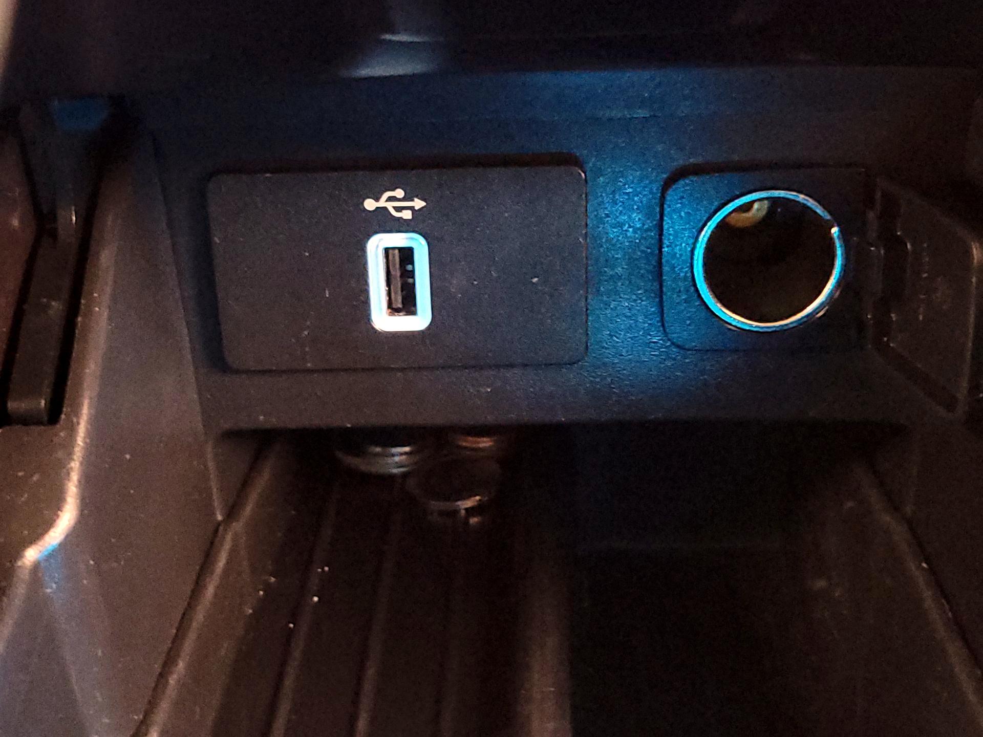 Thumbnail: 2018 Ford Explorer - 18