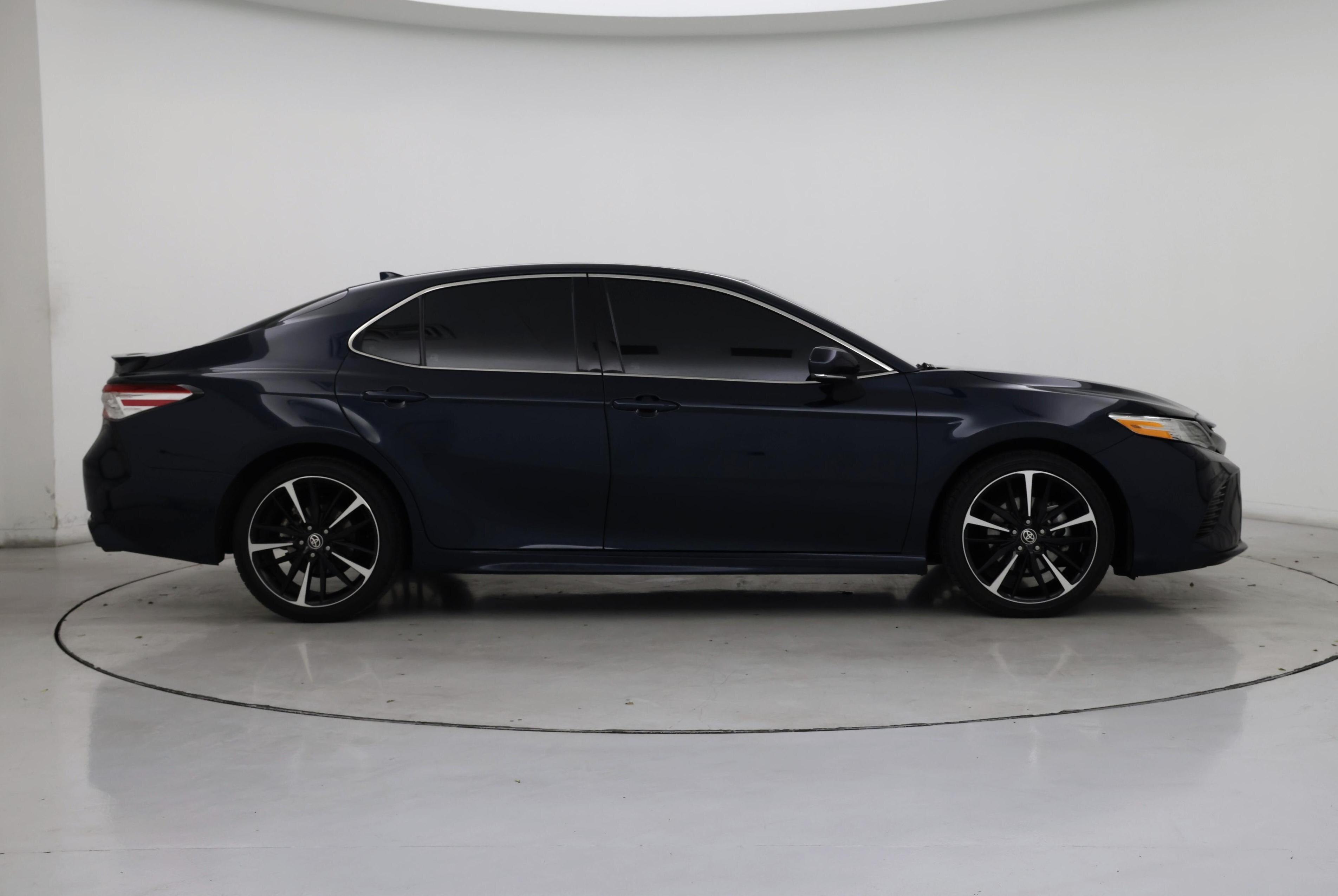 Thumbnail: 2020 Toyota Camry - 7