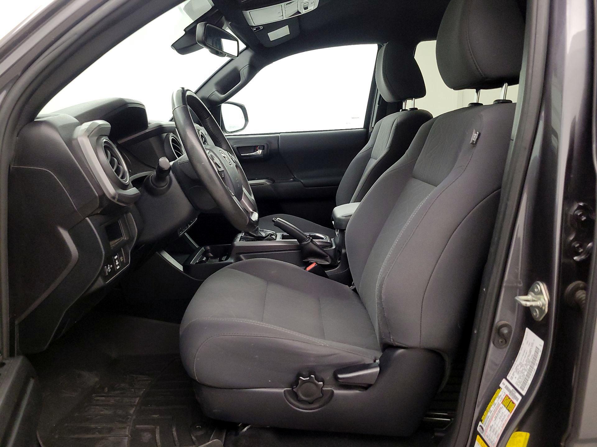 Thumbnail: 2019 Toyota Tacoma - 11