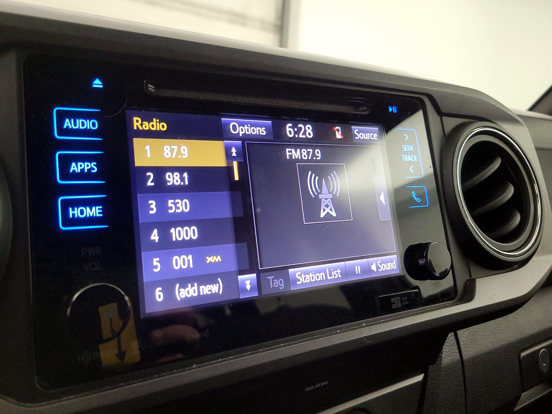 Thumbnail: 2019 Toyota Tacoma - 16