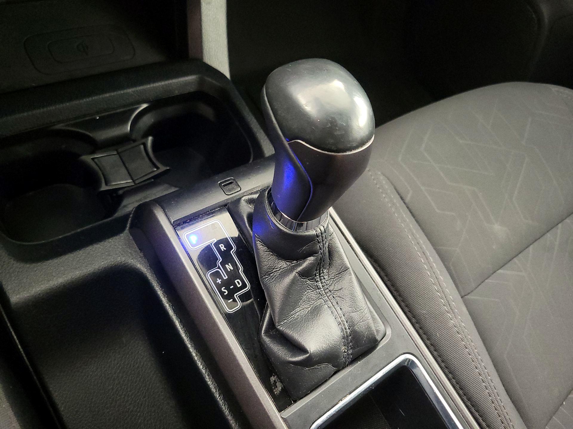 Thumbnail: 2019 Toyota Tacoma - 18