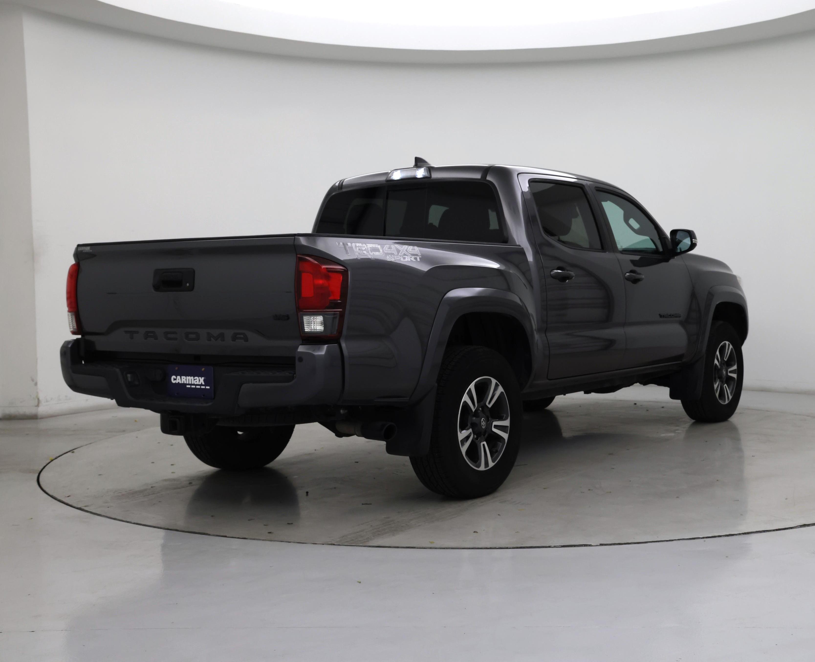 Thumbnail: 2019 Toyota Tacoma - 8
