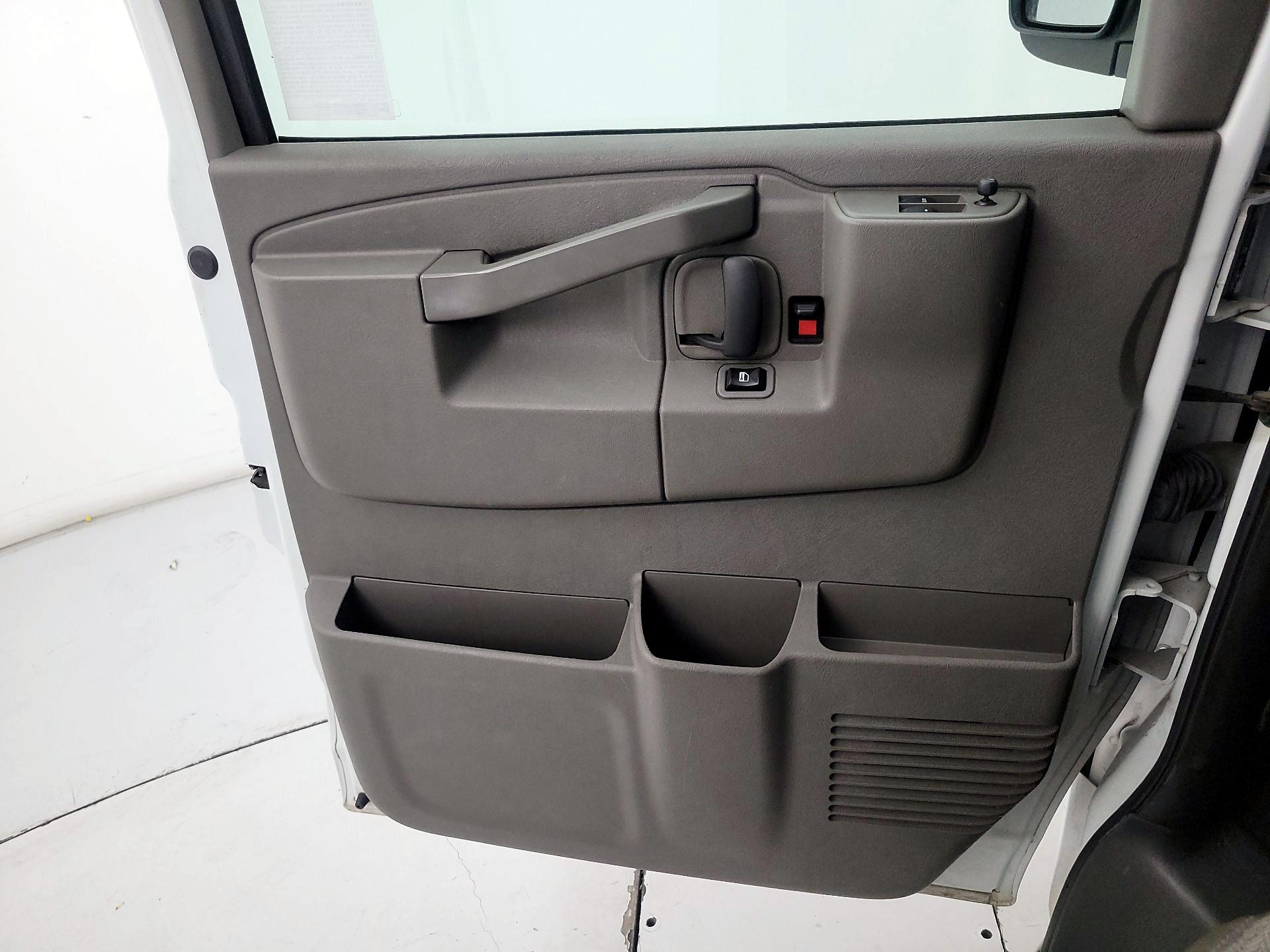 Thumbnail: 2017 Chevrolet Express - 12