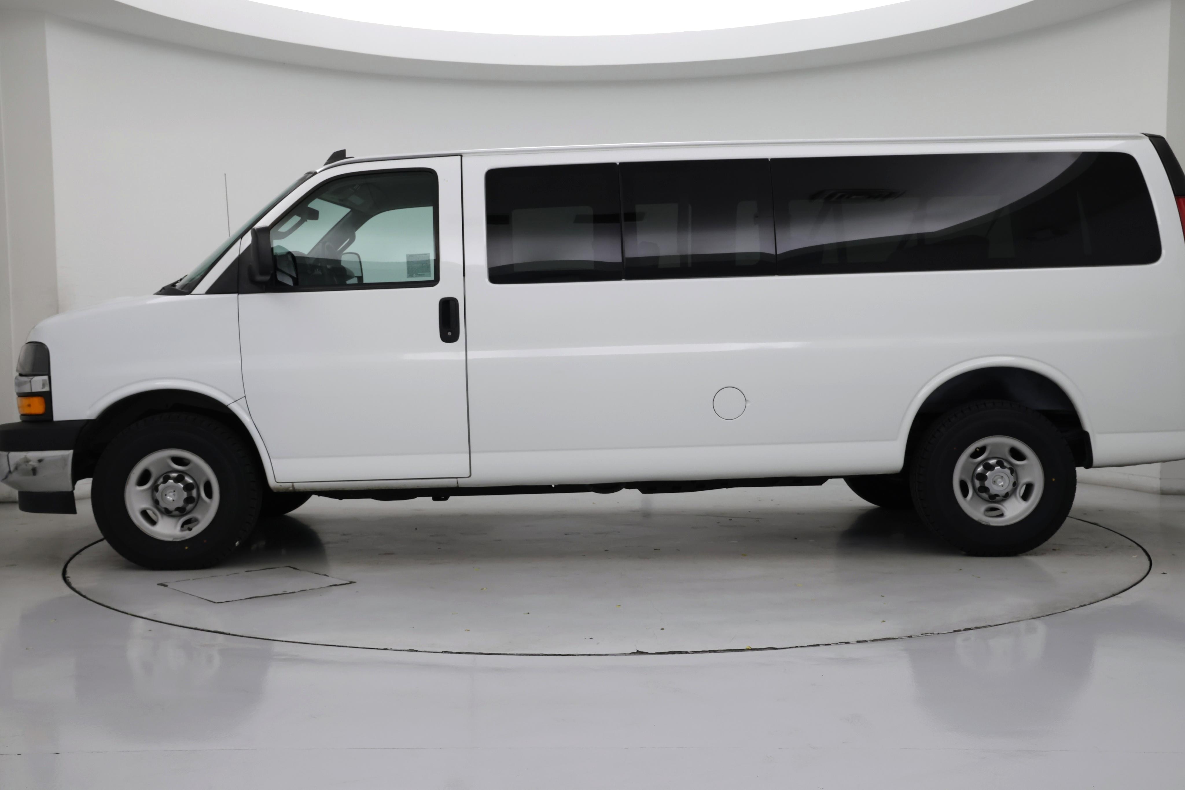 Thumbnail: 2017 Chevrolet Express - 3