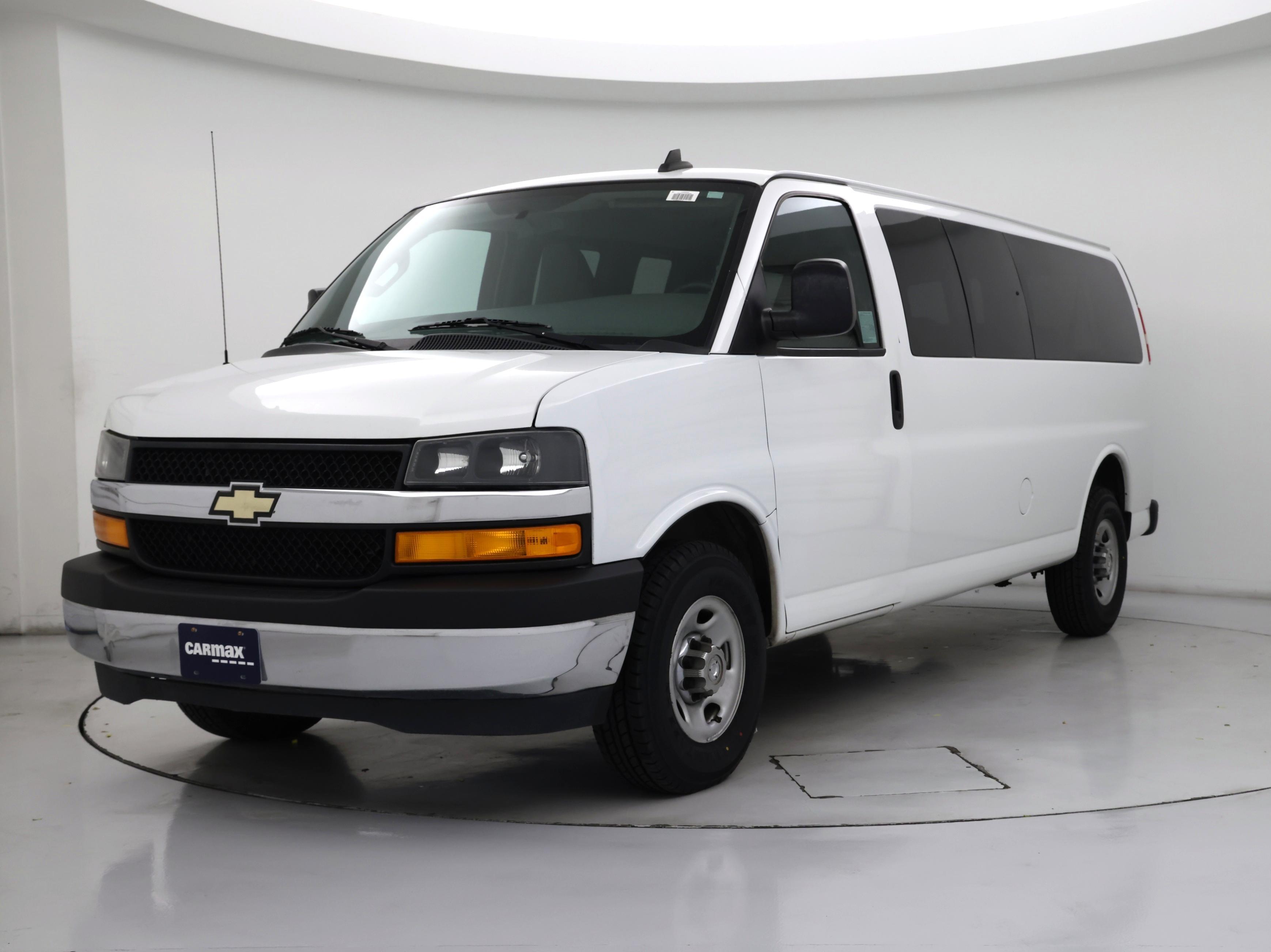 Thumbnail: 2017 Chevrolet Express - 4