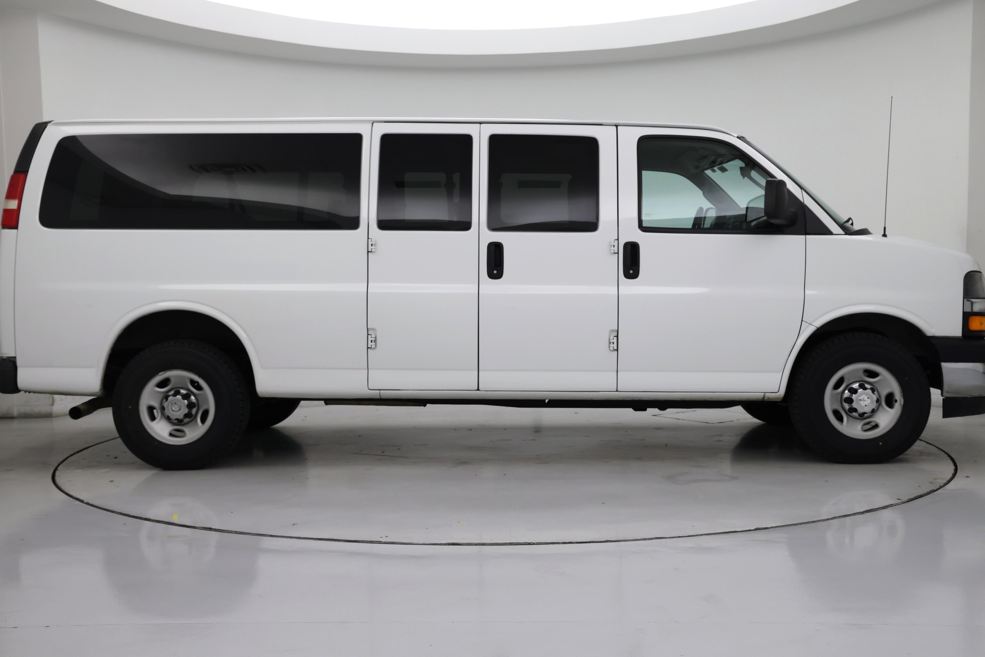 Thumbnail: 2017 Chevrolet Express - 7