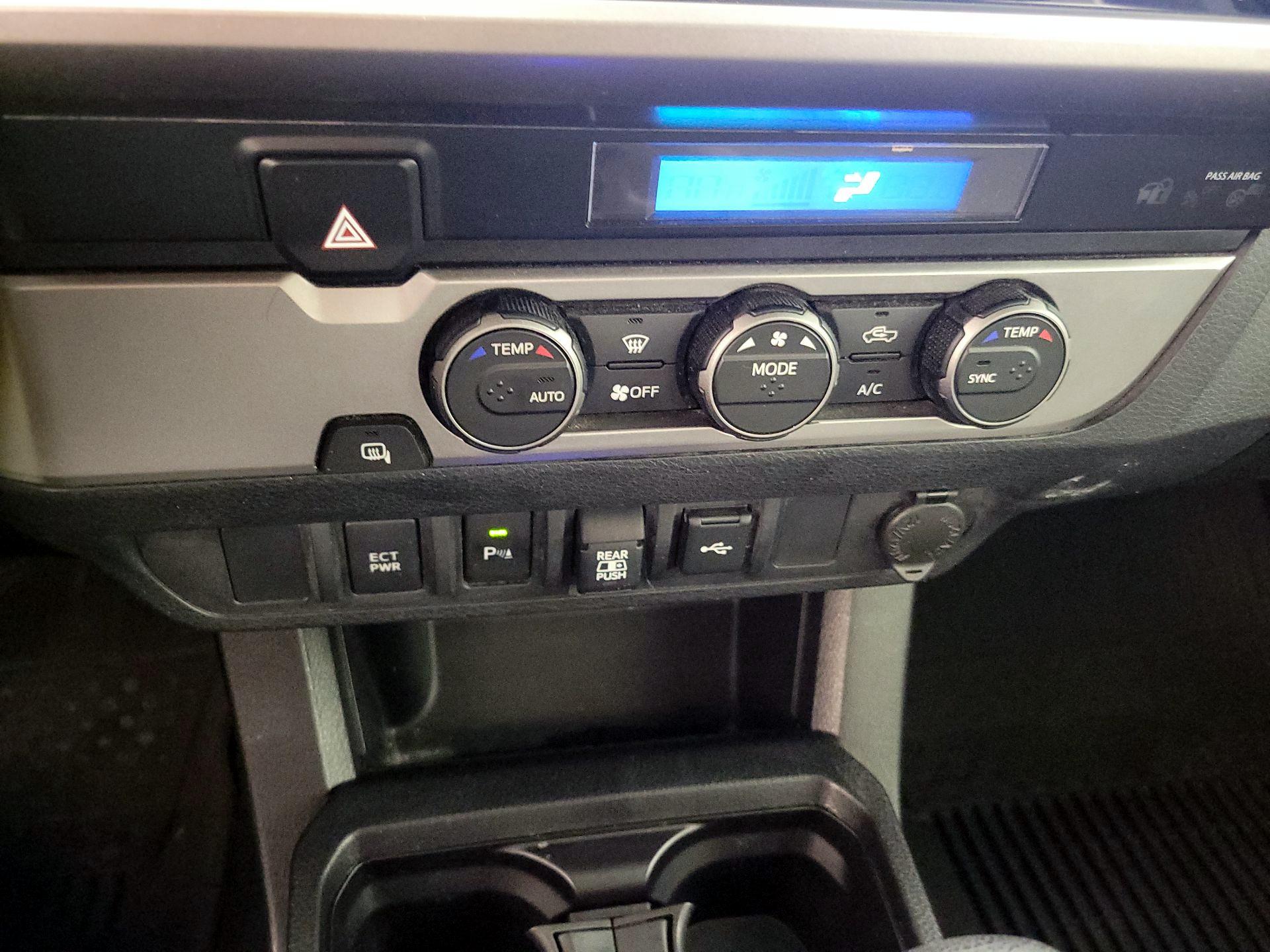 Thumbnail: 2022 Toyota Tacoma - 17