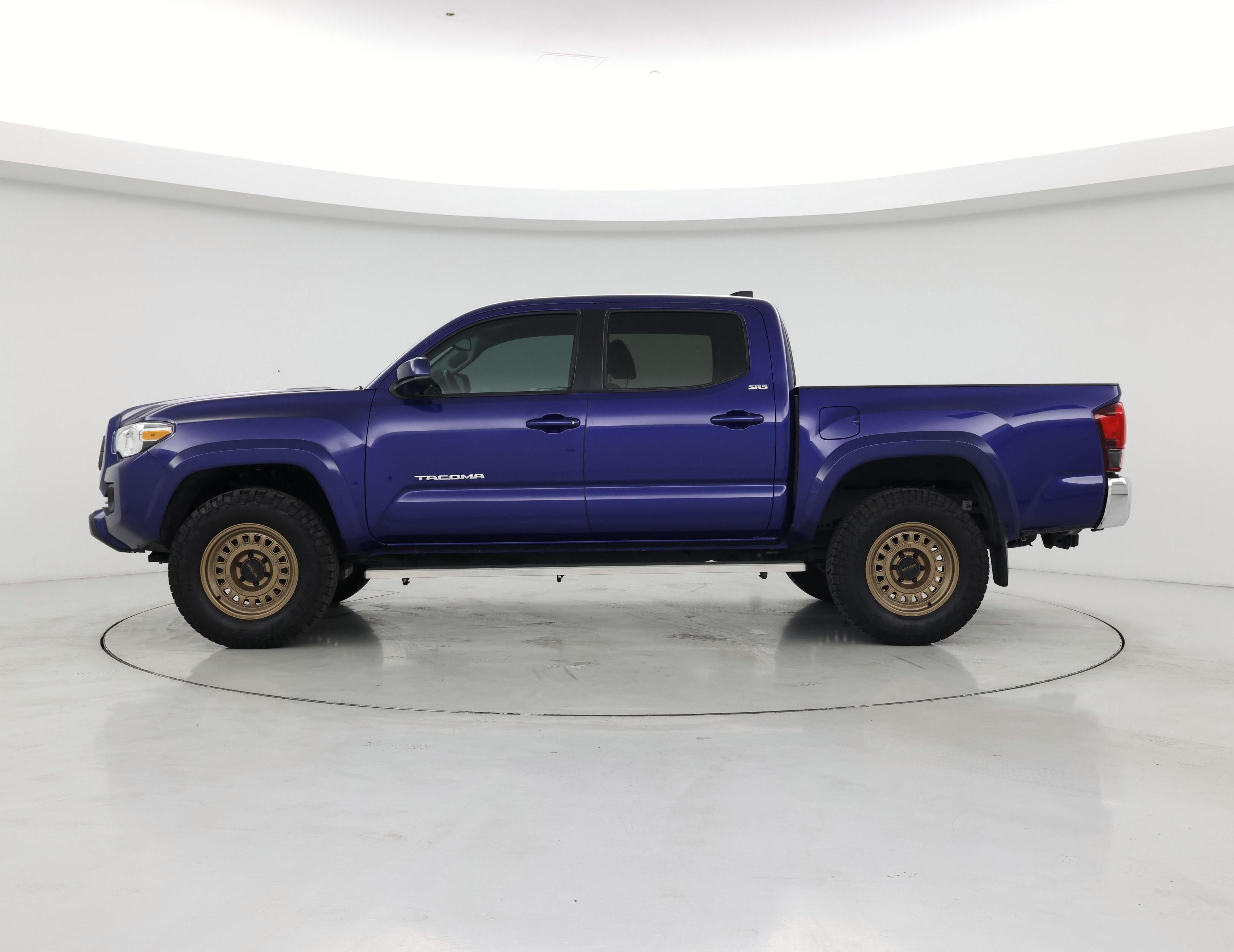 Thumbnail: 2022 Toyota Tacoma - 3