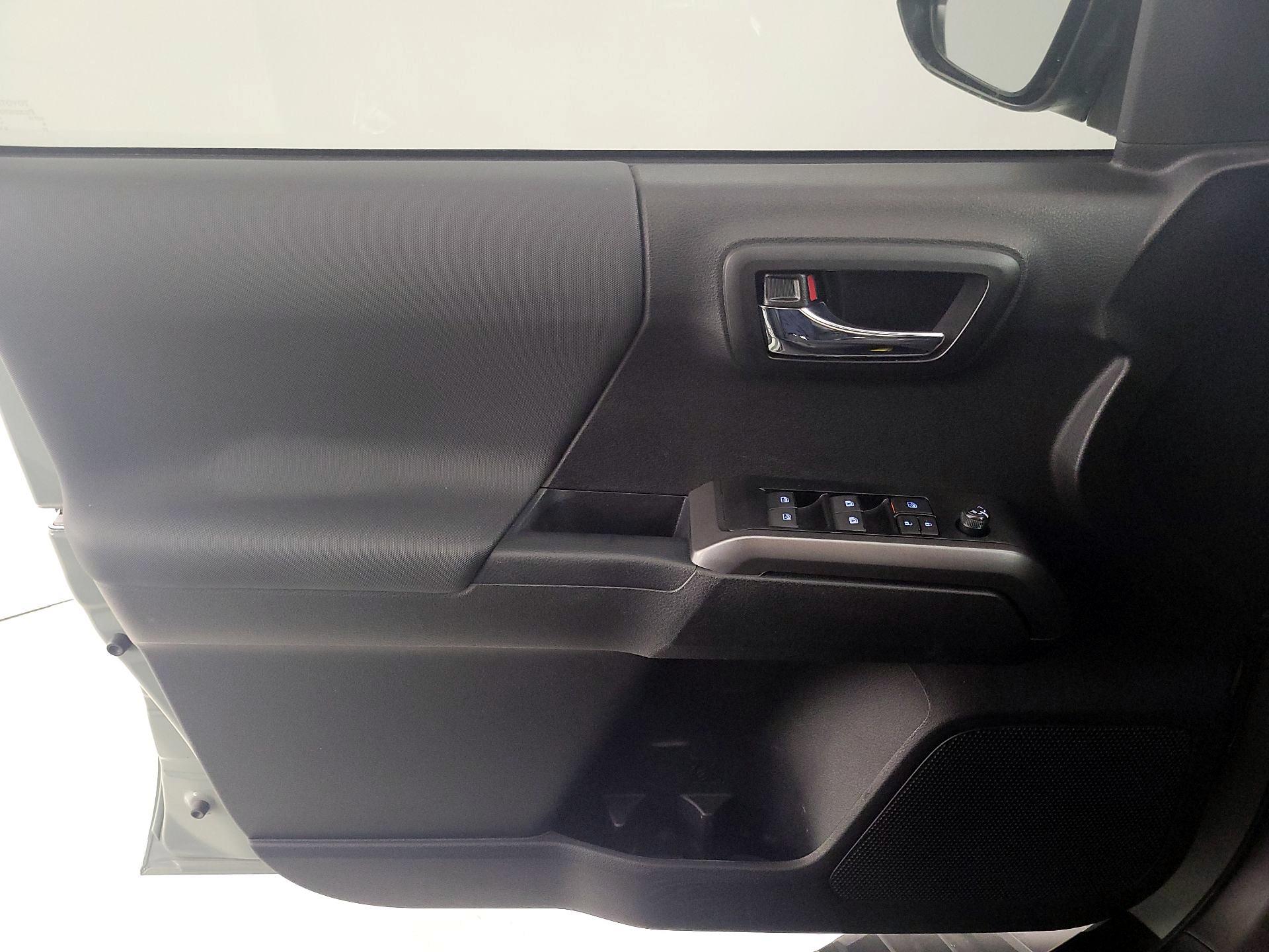 Thumbnail: 2023 Toyota Tacoma - 12