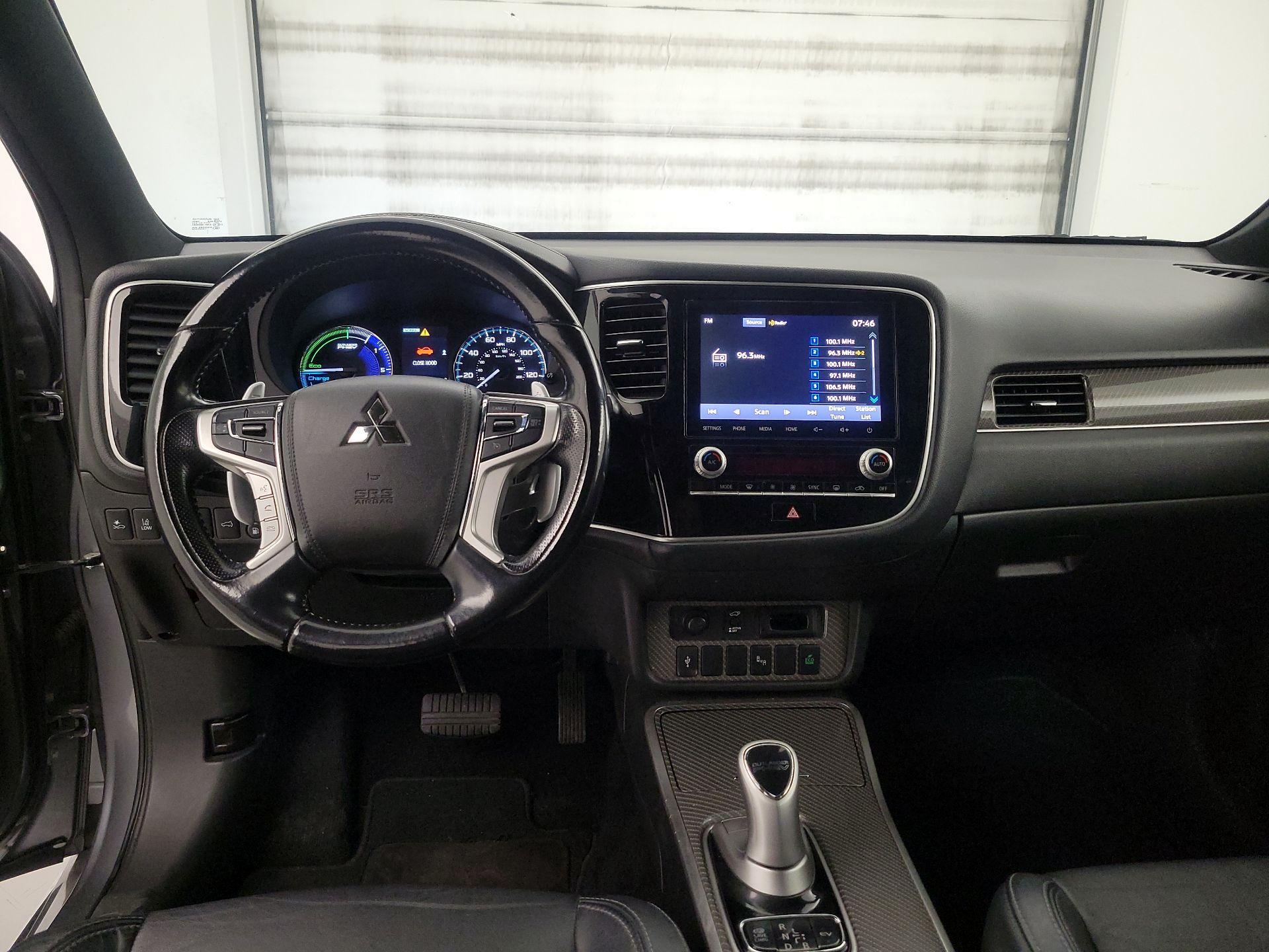 Thumbnail: 2022 Mitsubishi Outlander - 9