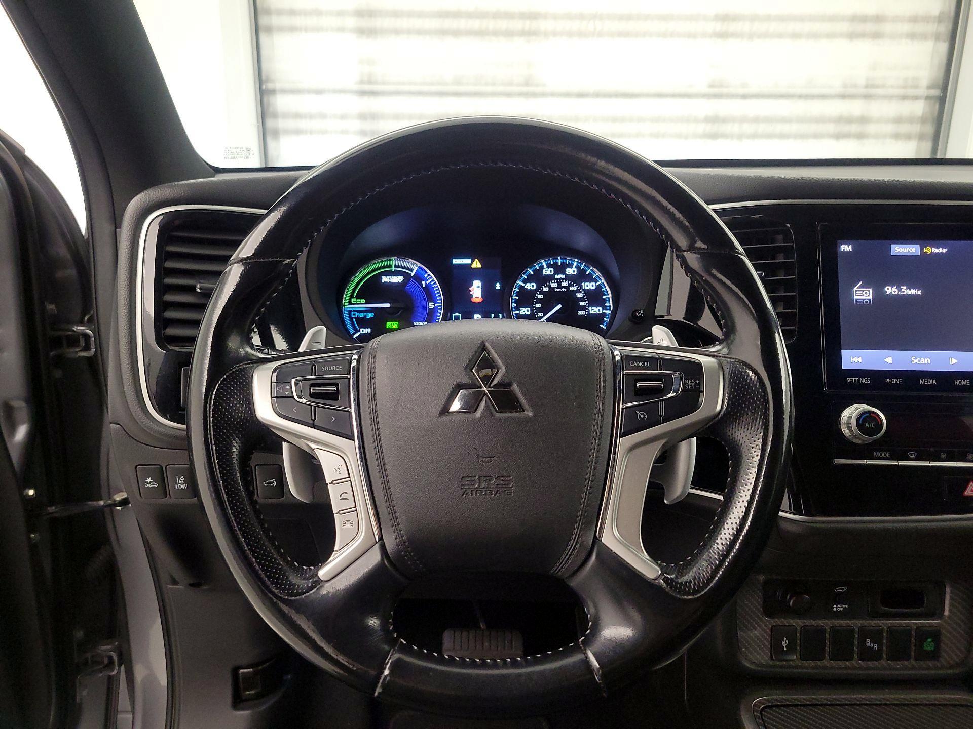 Thumbnail: 2022 Mitsubishi Outlander - 10