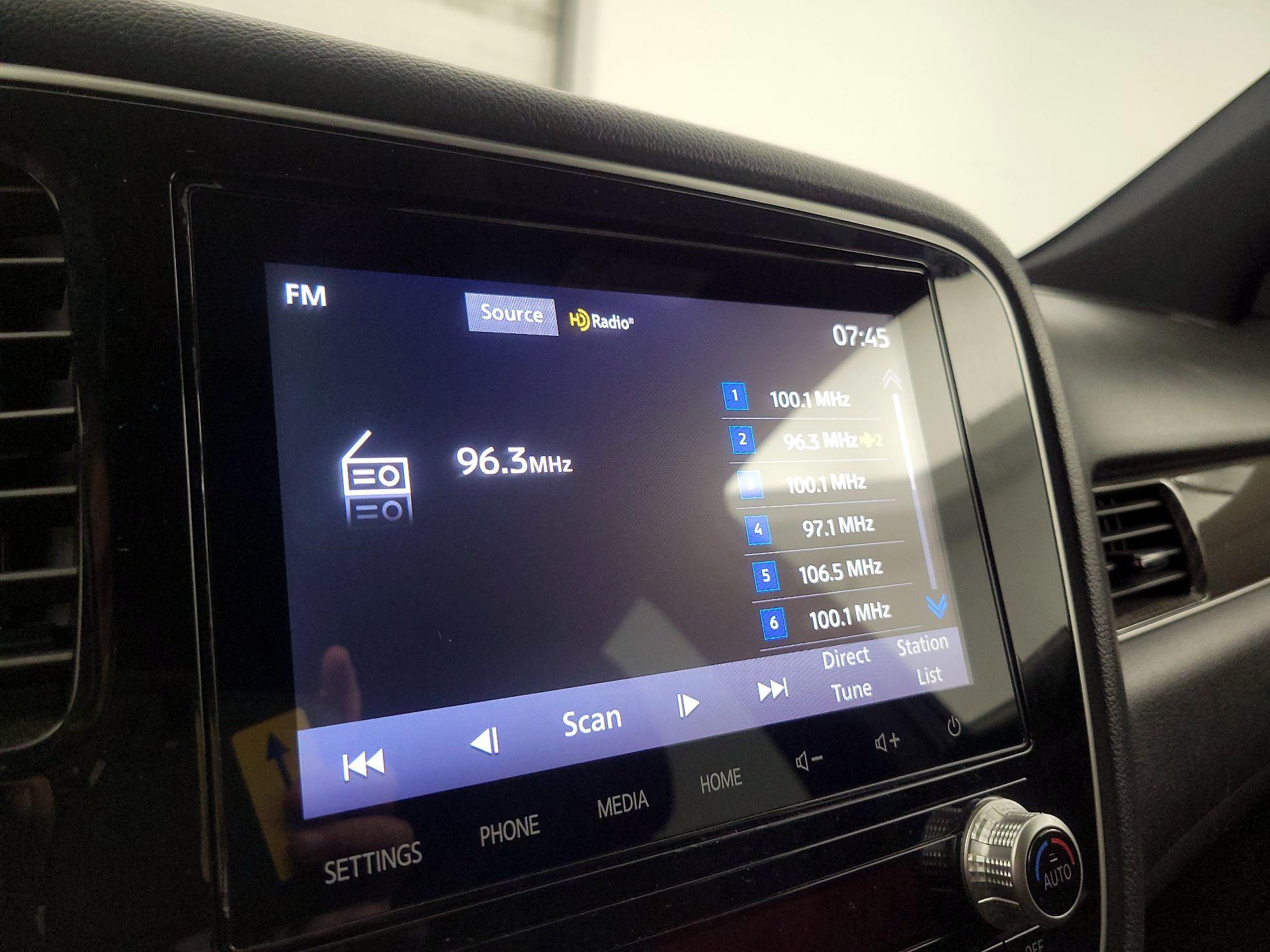 Thumbnail: 2022 Mitsubishi Outlander - 15