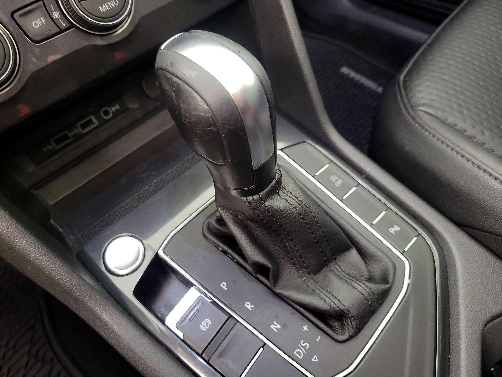 Thumbnail: 2020 Volkswagen Tiguan - 17