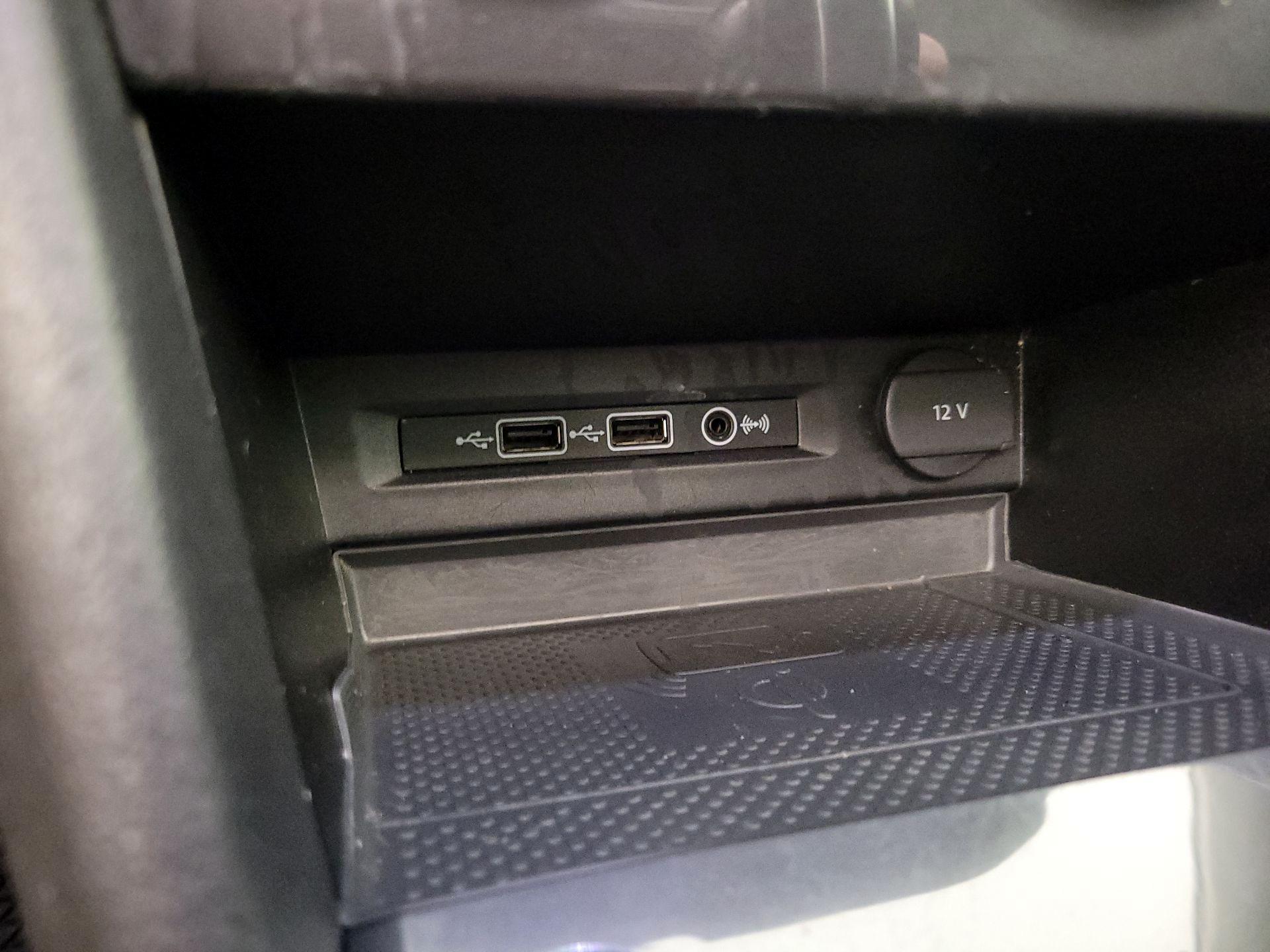 Thumbnail: 2020 Volkswagen Tiguan - 18