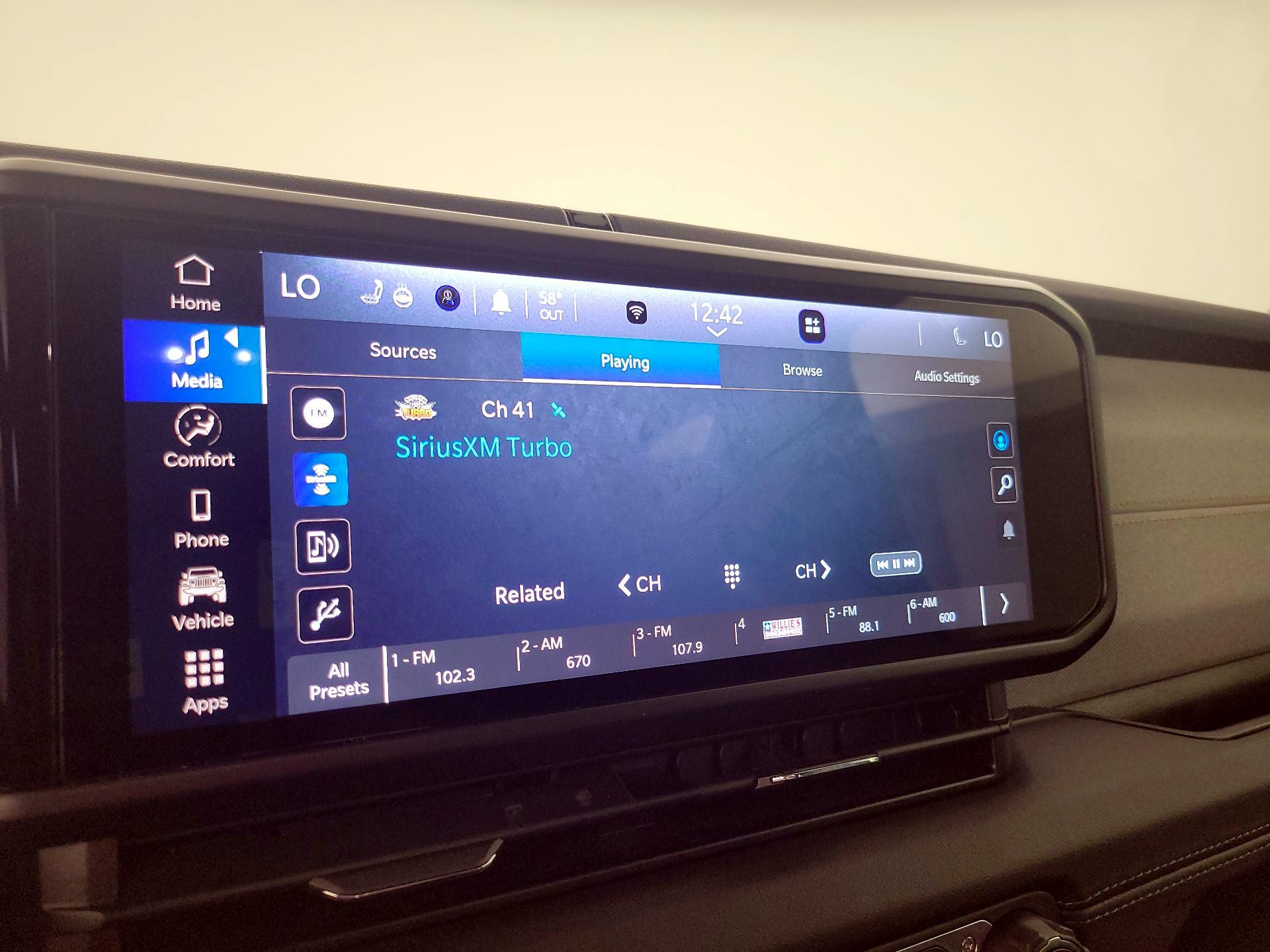 Thumbnail: 2024 Jeep Wrangler - 15