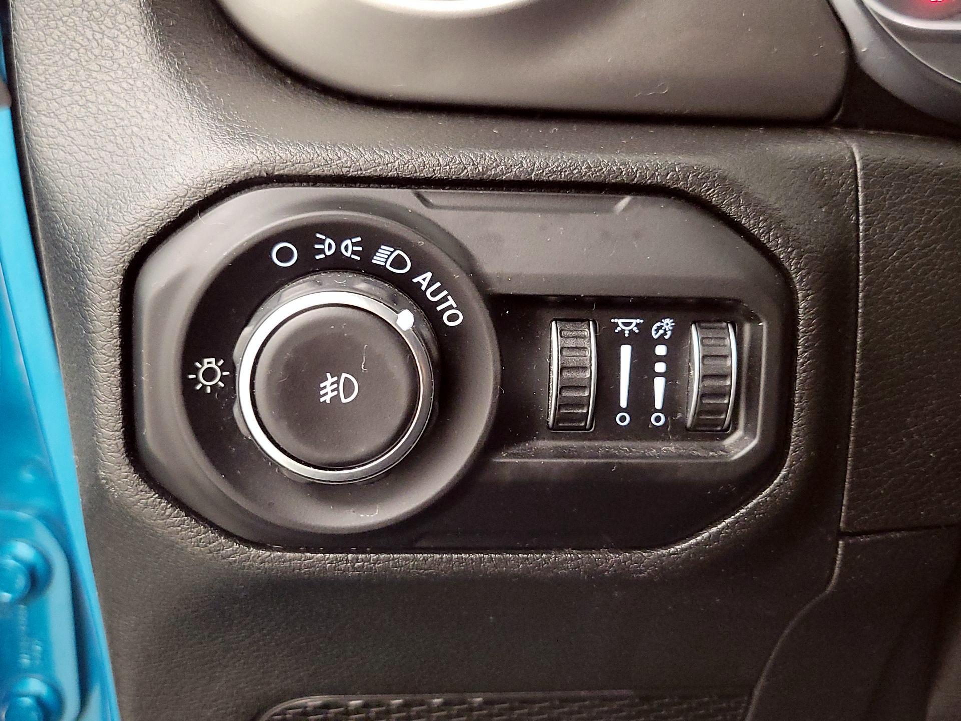 Thumbnail: 2020 Jeep Wrangler - 13