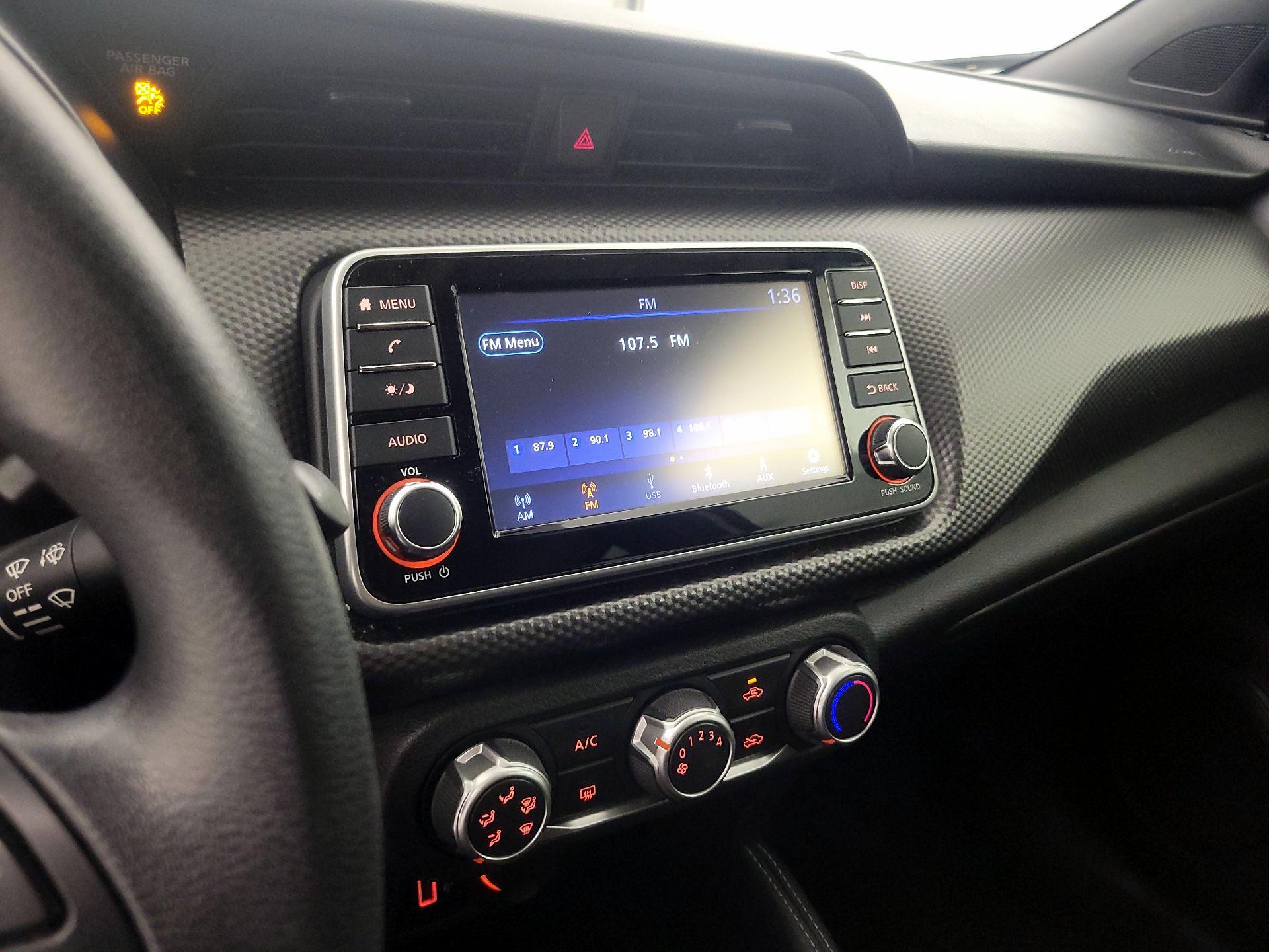 Thumbnail: 2018 Nissan Kicks - 15