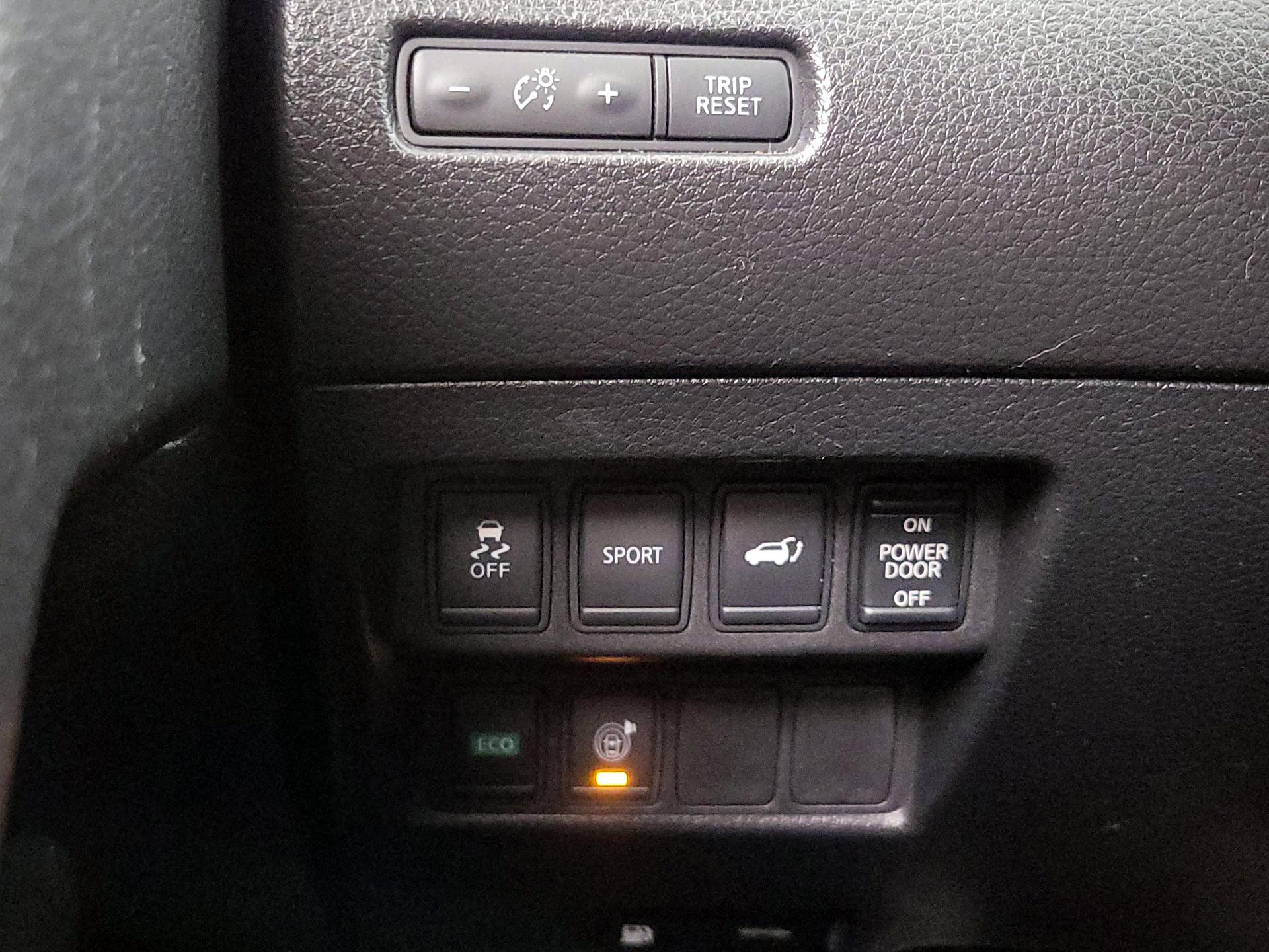 Thumbnail: 2016 Nissan Rogue - 13