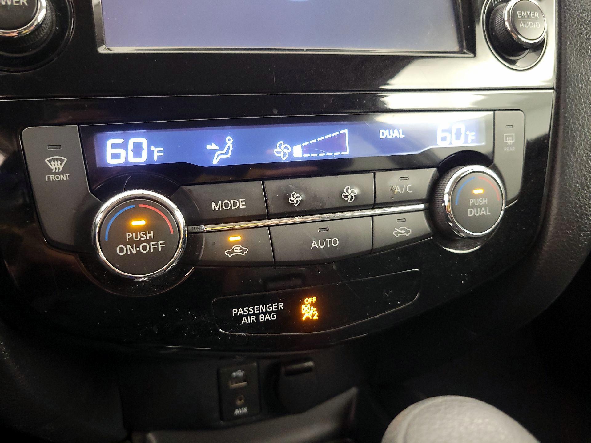 Thumbnail: 2016 Nissan Rogue - 17