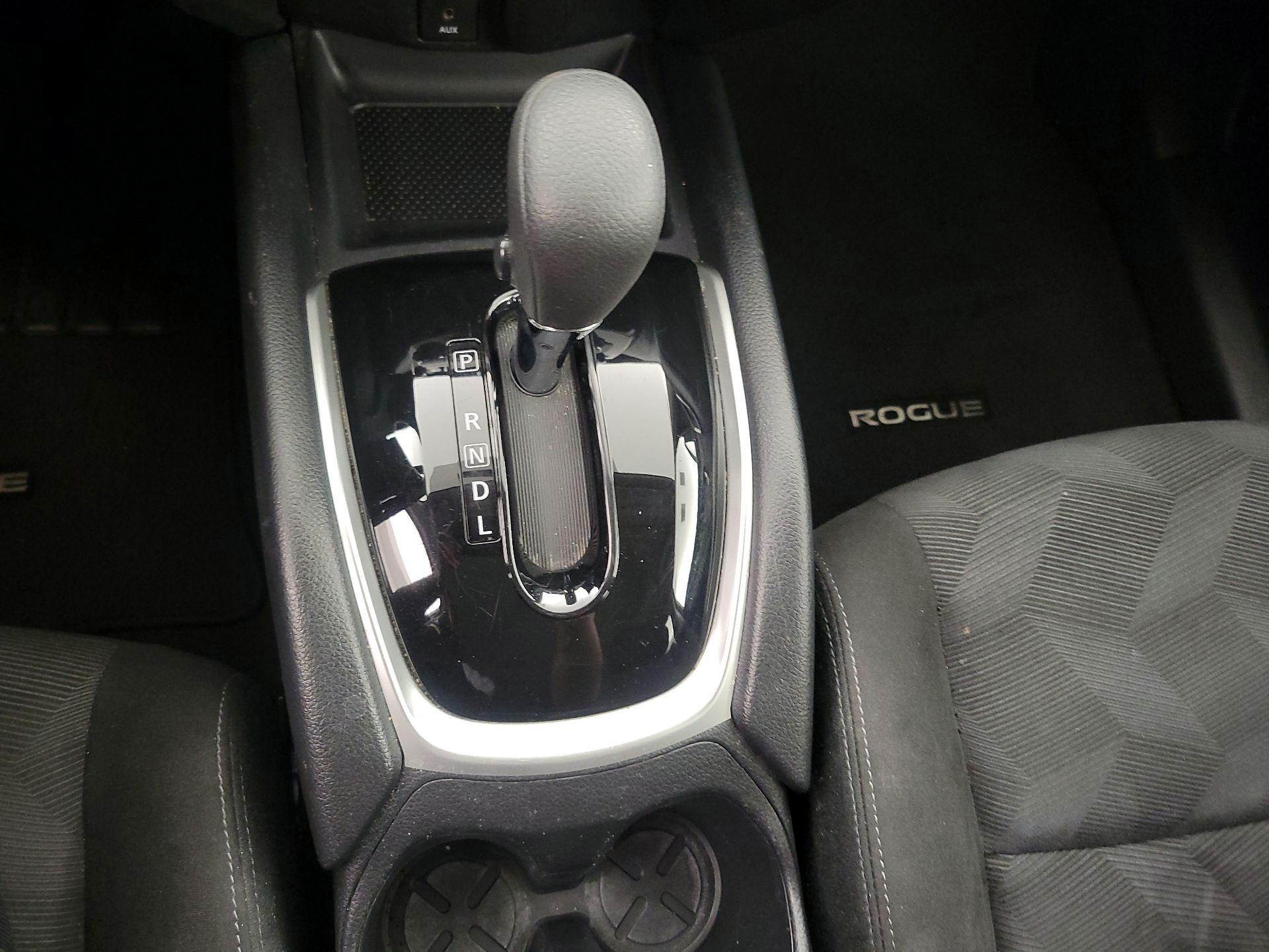 Thumbnail: 2016 Nissan Rogue - 18