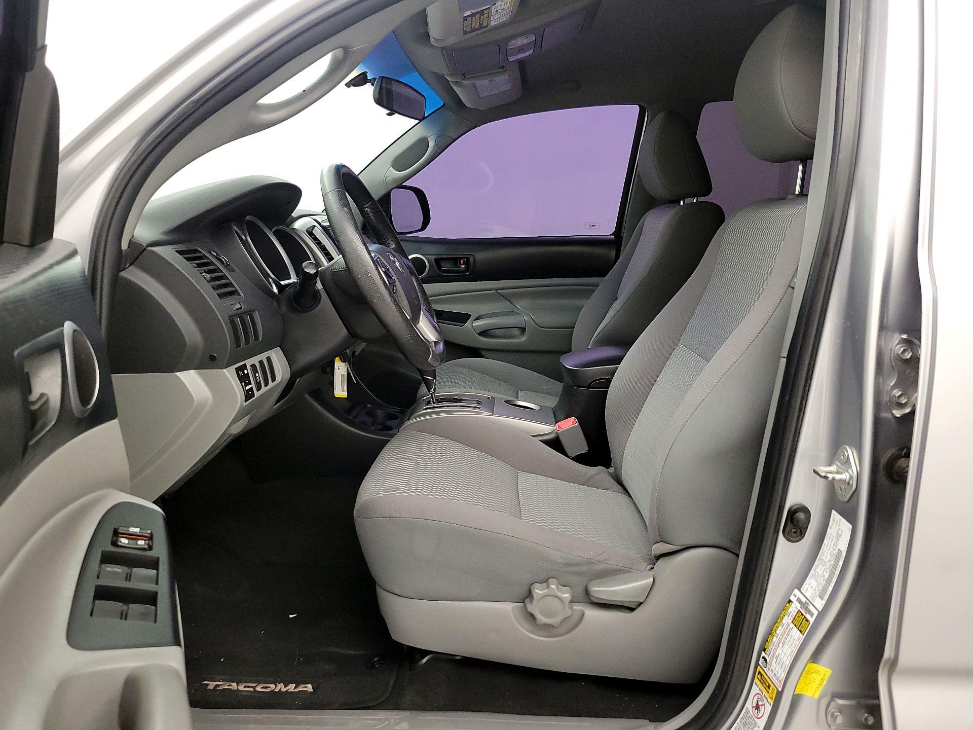 Thumbnail: 2015 Toyota Tacoma - 11