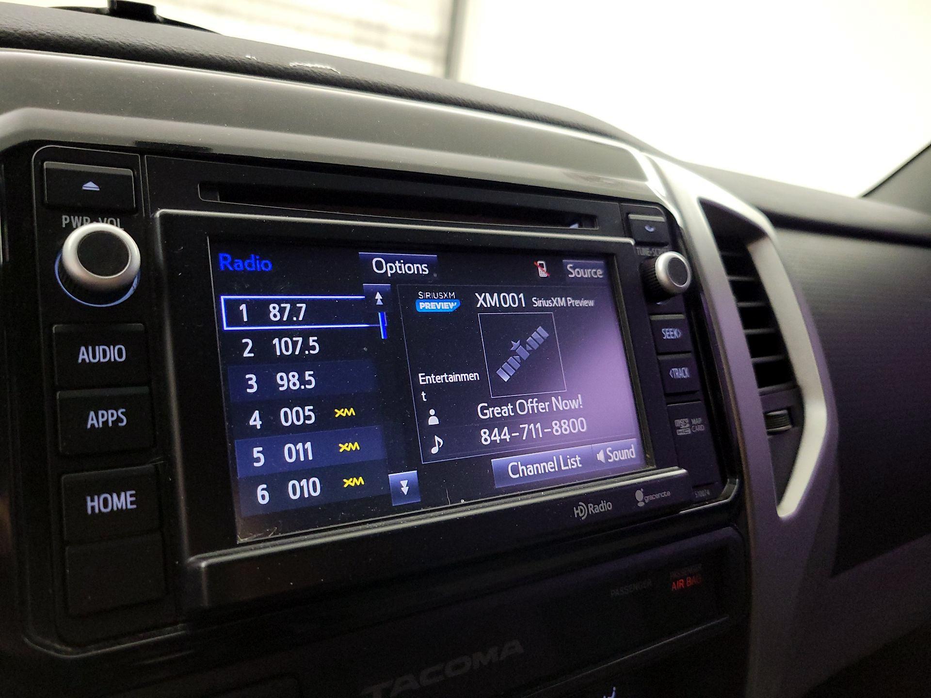 Thumbnail: 2015 Toyota Tacoma - 16