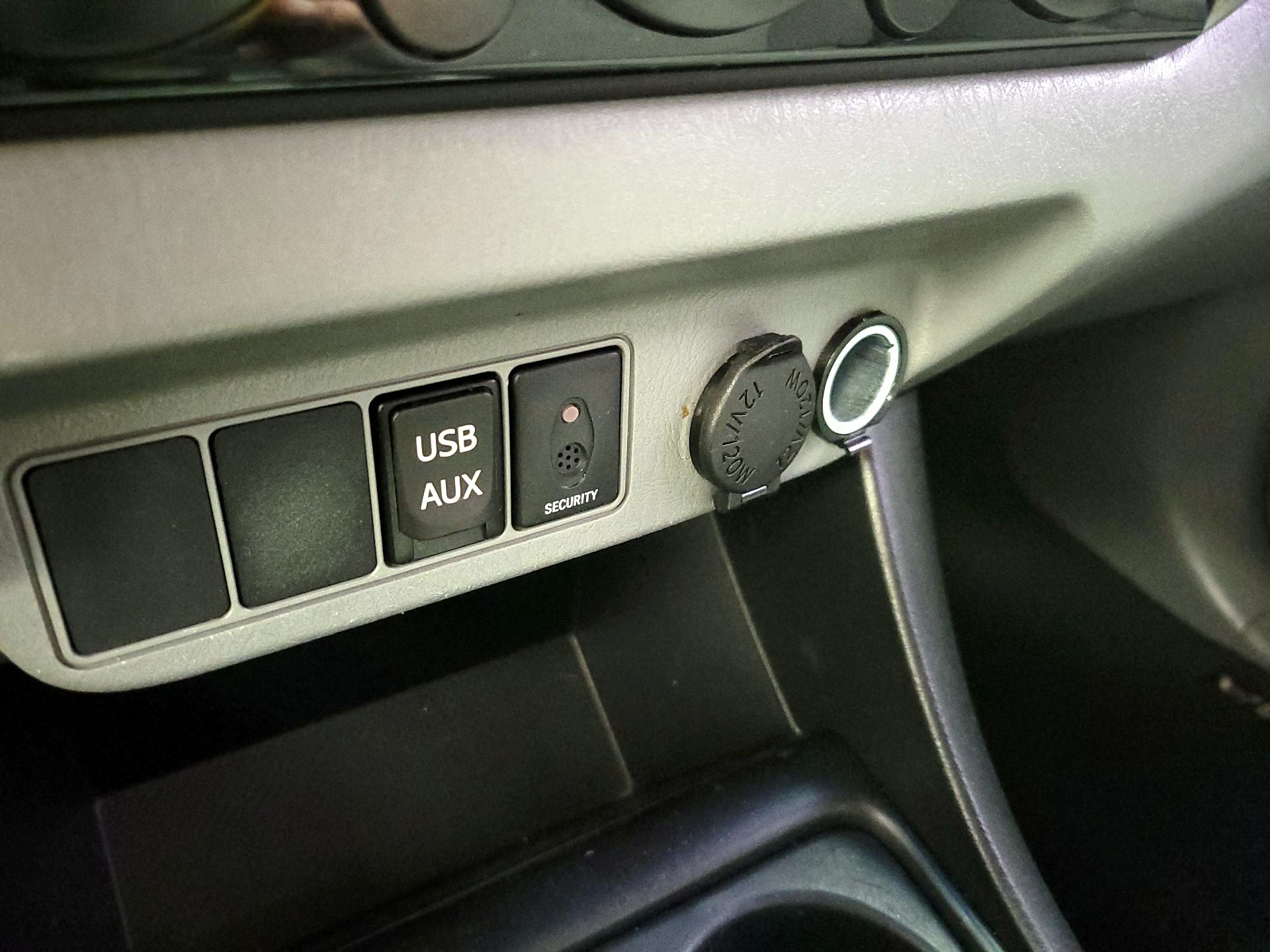 Thumbnail: 2015 Toyota Tacoma - 19