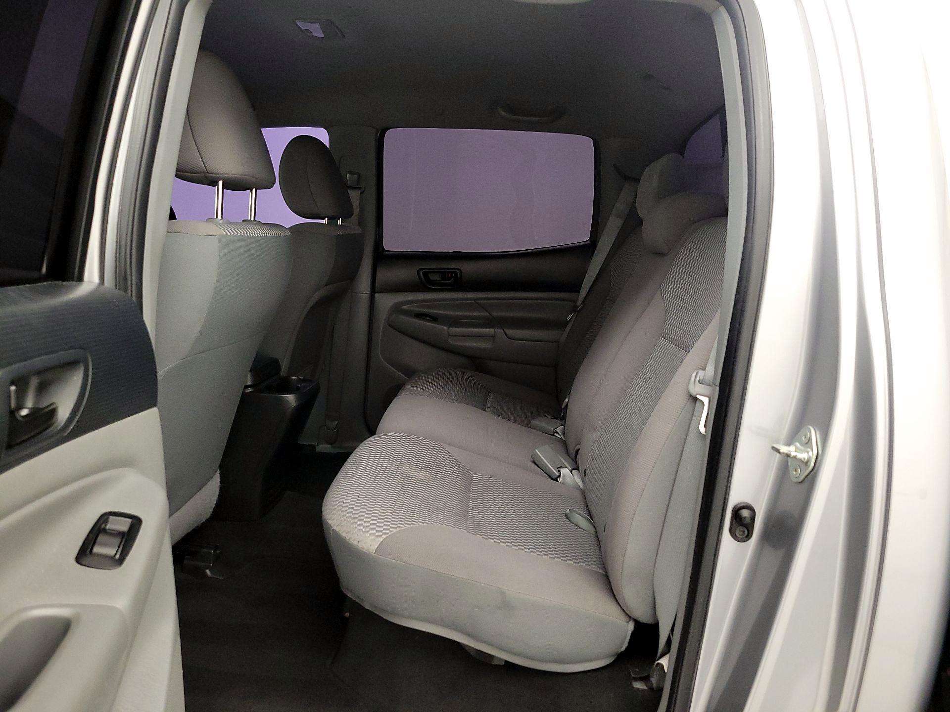 Thumbnail: 2015 Toyota Tacoma - 20