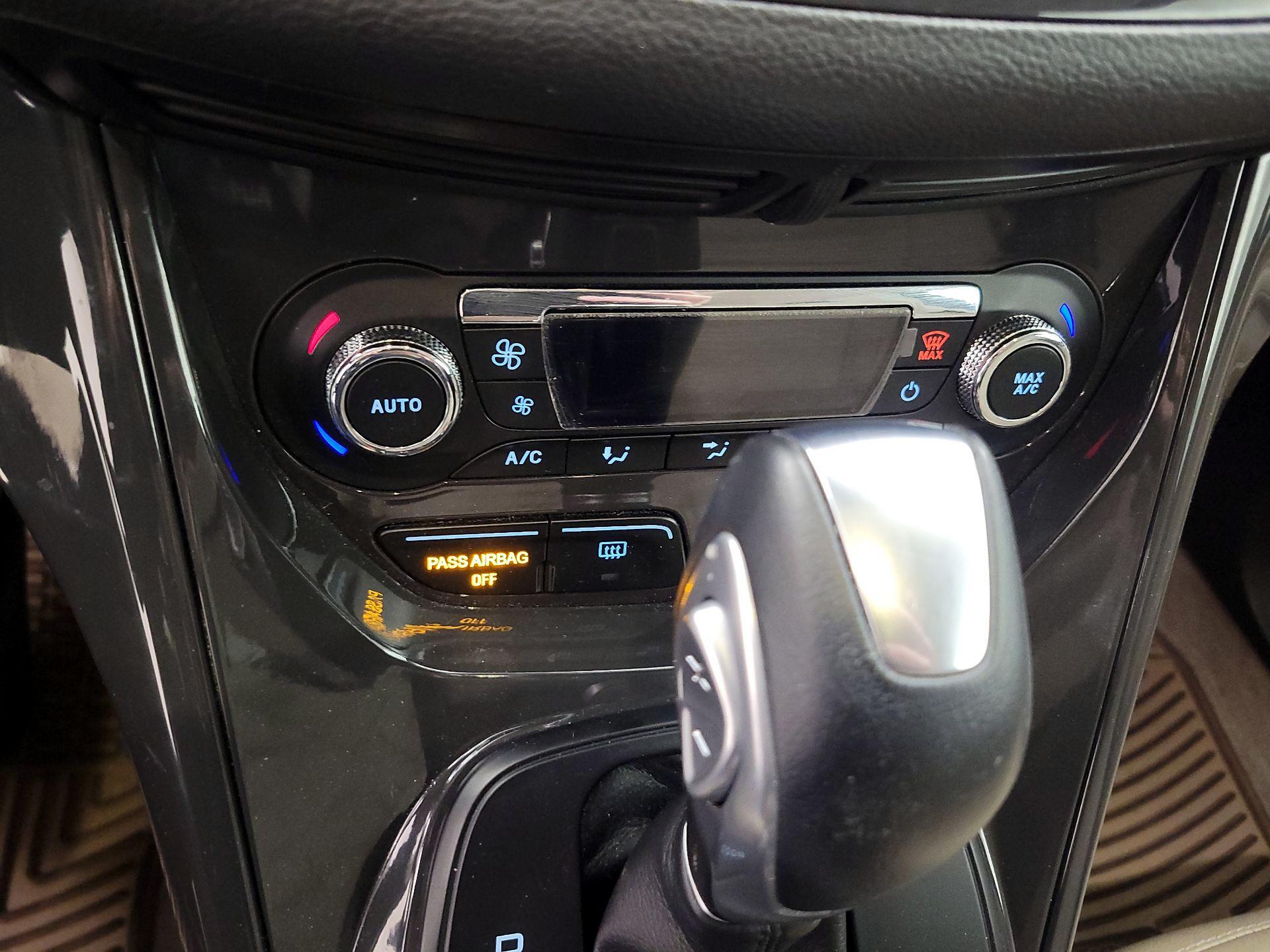 Thumbnail: 2015 Ford Escape - 16