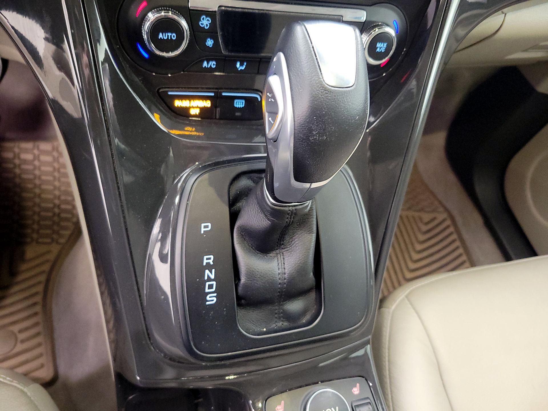 Thumbnail: 2015 Ford Escape - 17