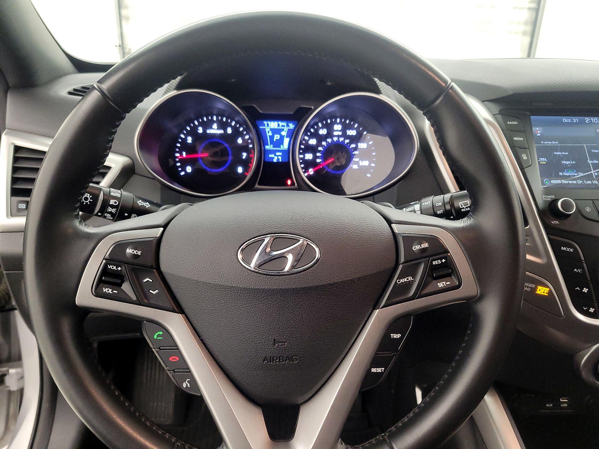 Thumbnail: 2017 Hyundai Veloster - 10