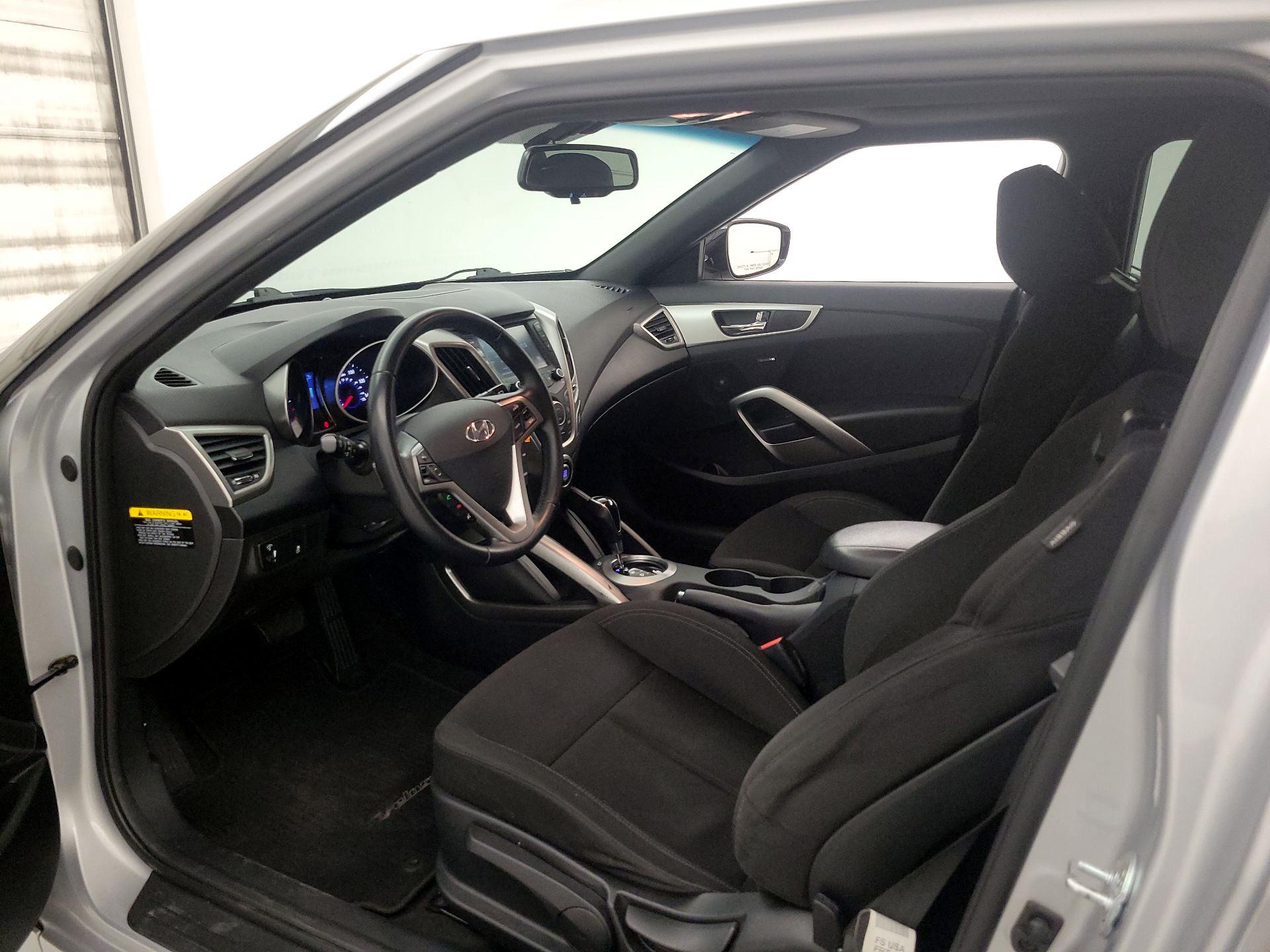 Thumbnail: 2017 Hyundai Veloster - 11