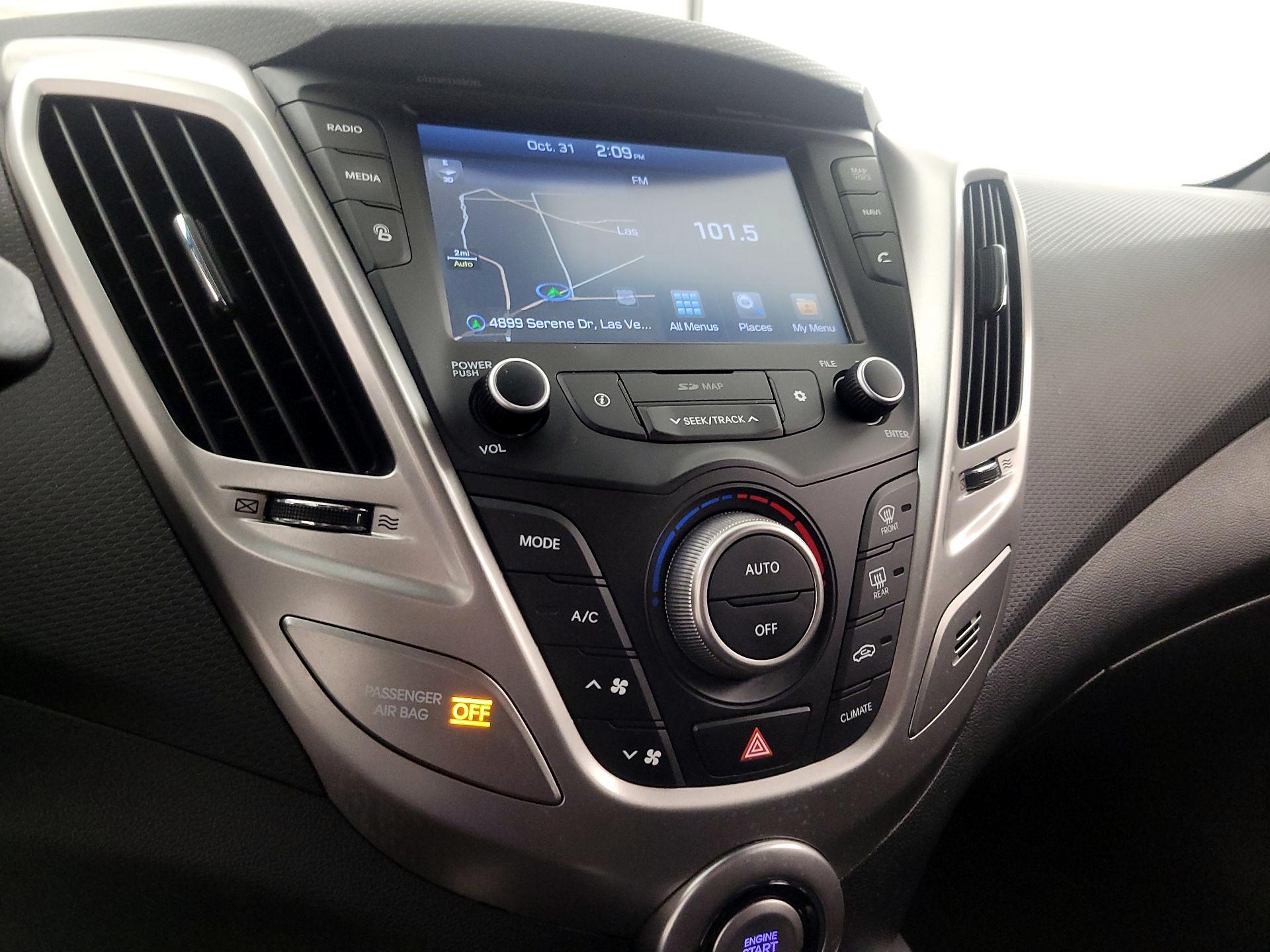 Thumbnail: 2017 Hyundai Veloster - 16