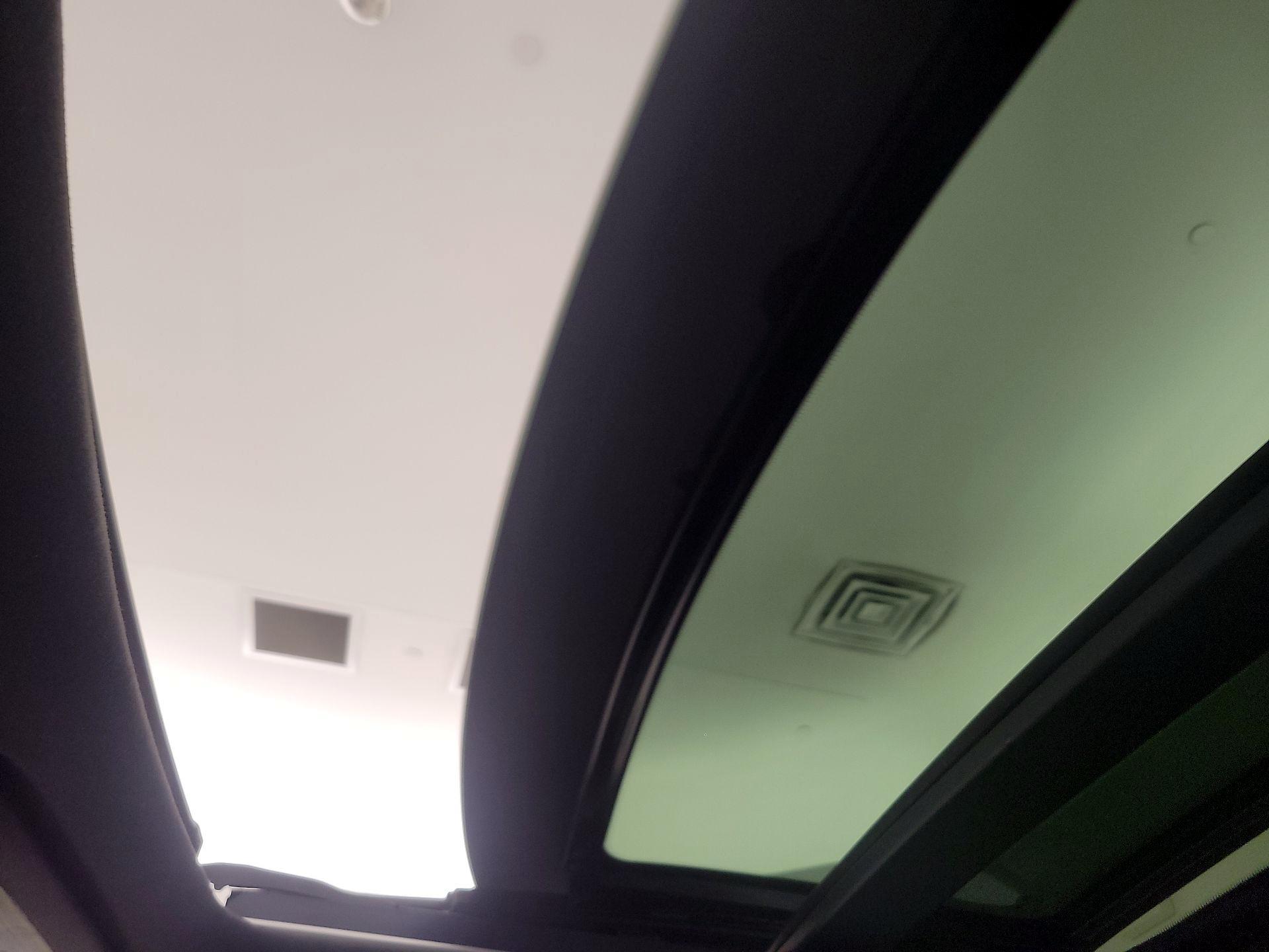 Thumbnail: 2017 Hyundai Veloster - 19