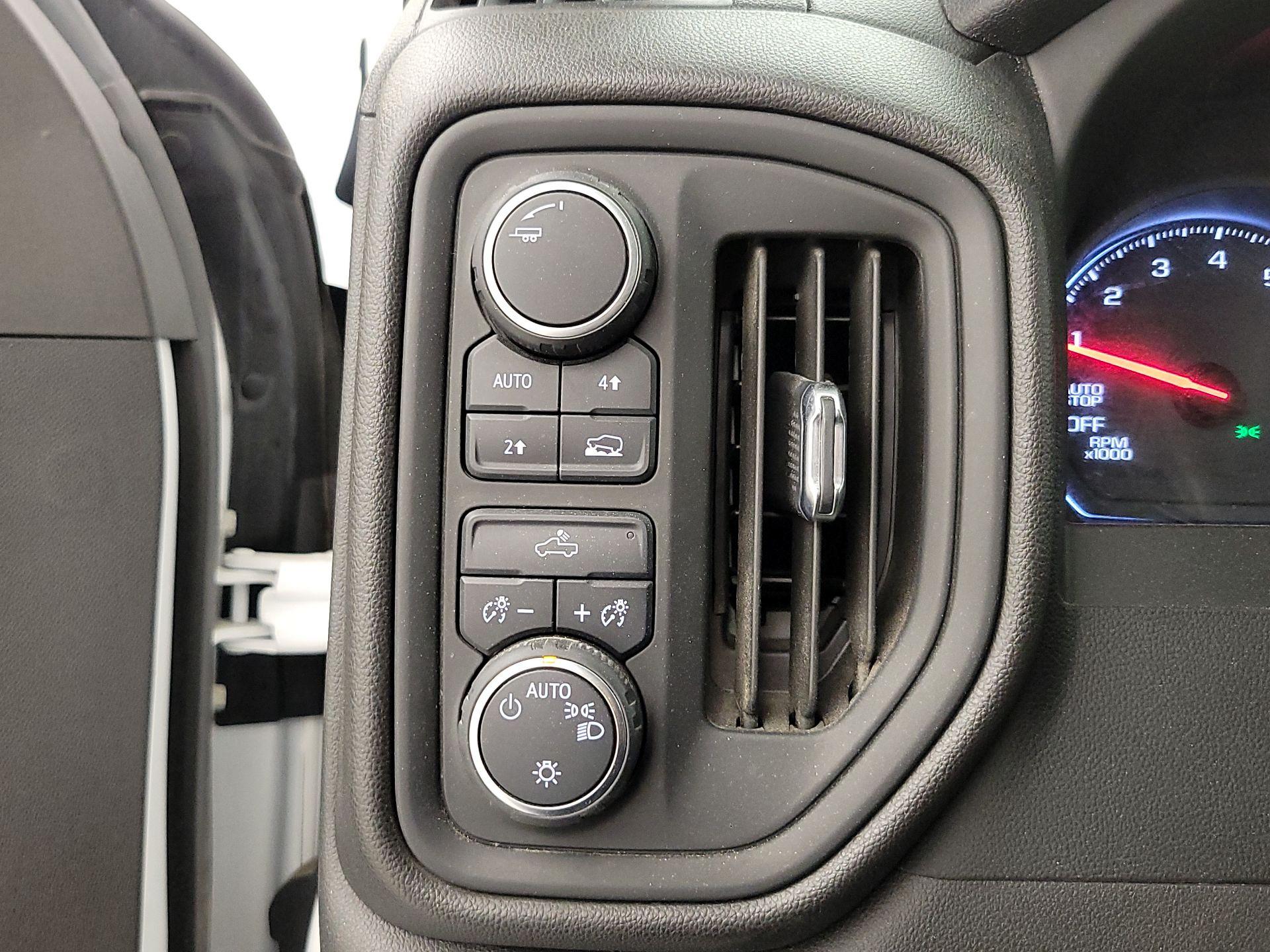 Thumbnail: 2021 Chevrolet Silverado 1500 - 13