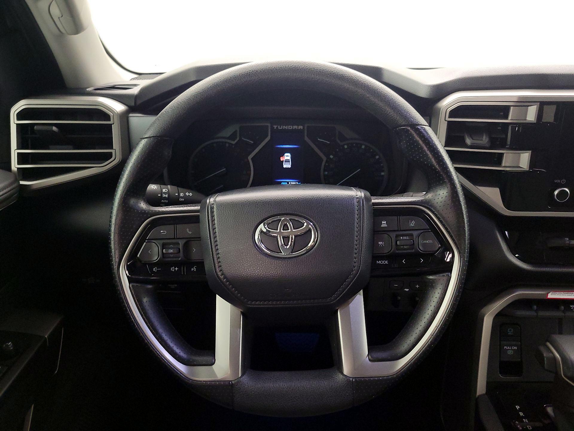 Thumbnail: 2024 Toyota Tundra - 10