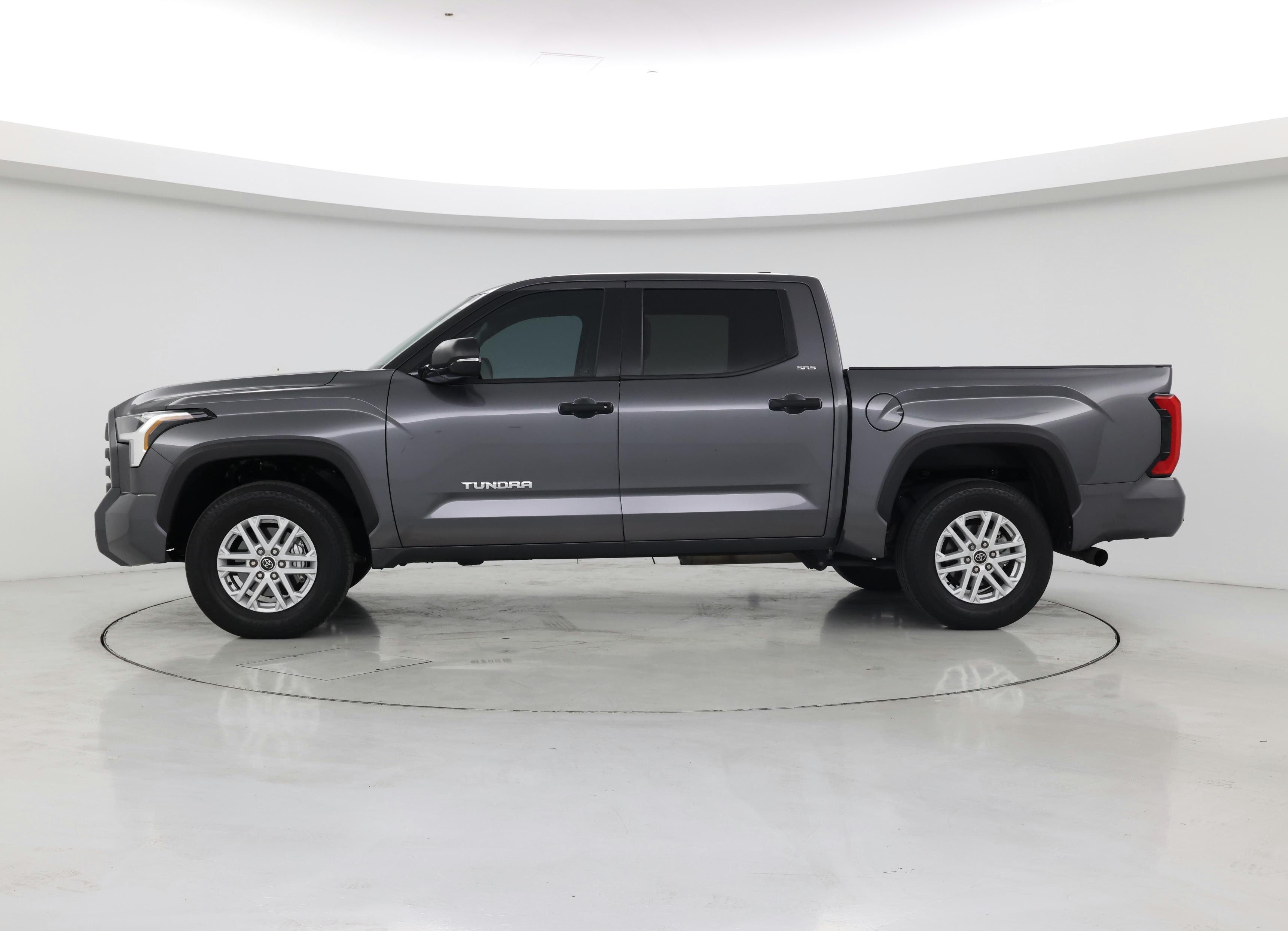 Thumbnail: 2024 Toyota Tundra - 3