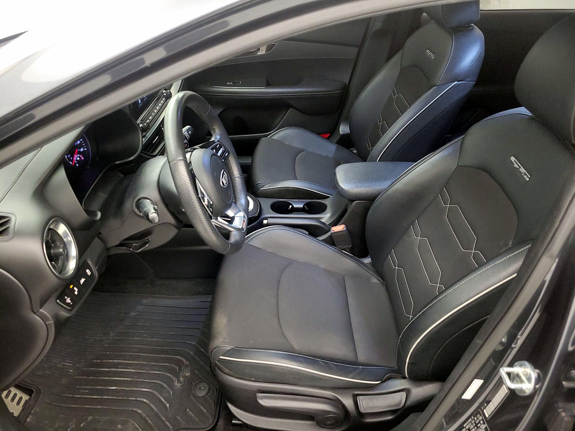 Thumbnail: 2020 Kia Forte - 11