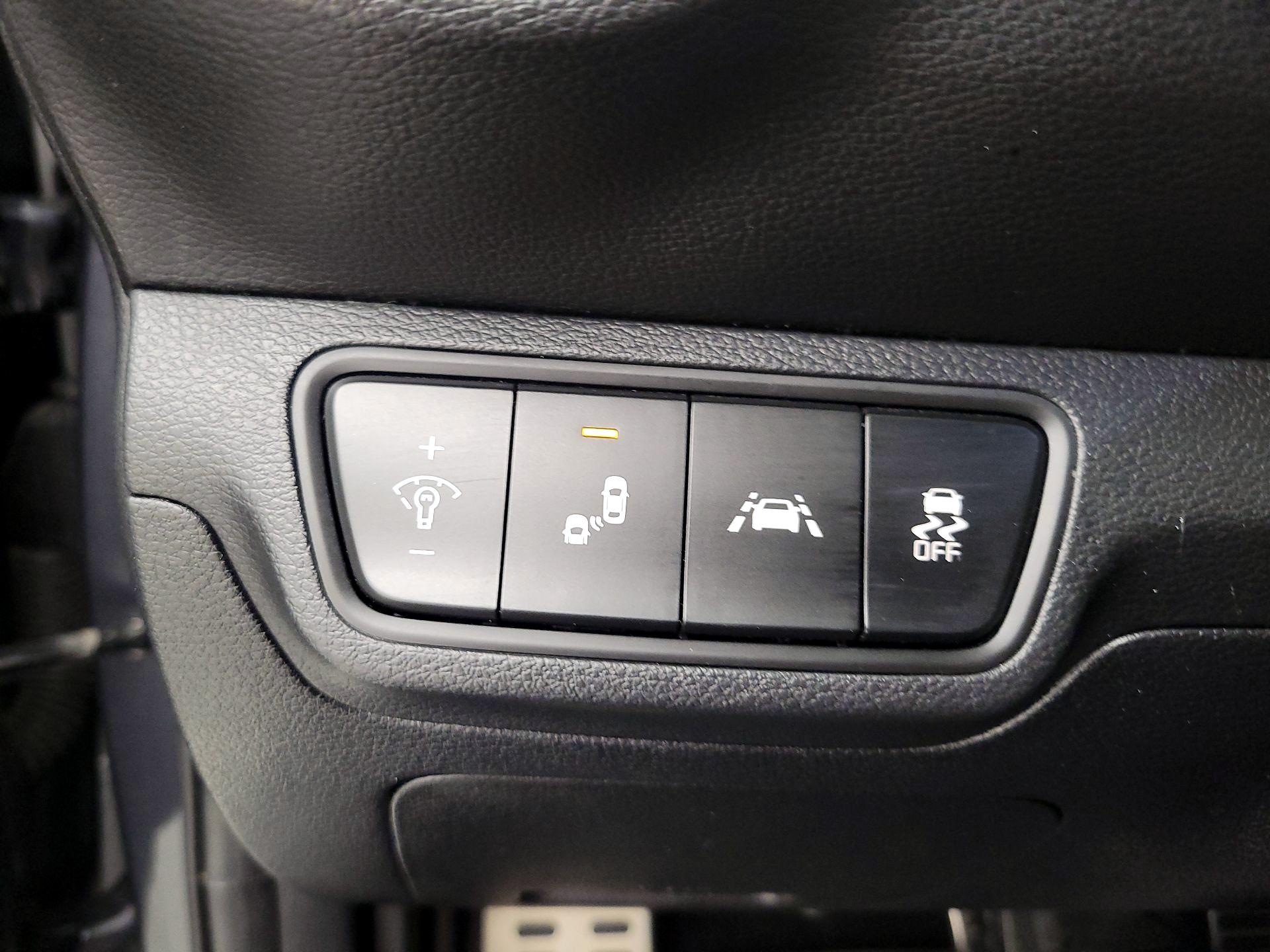 Thumbnail: 2020 Kia Forte - 13