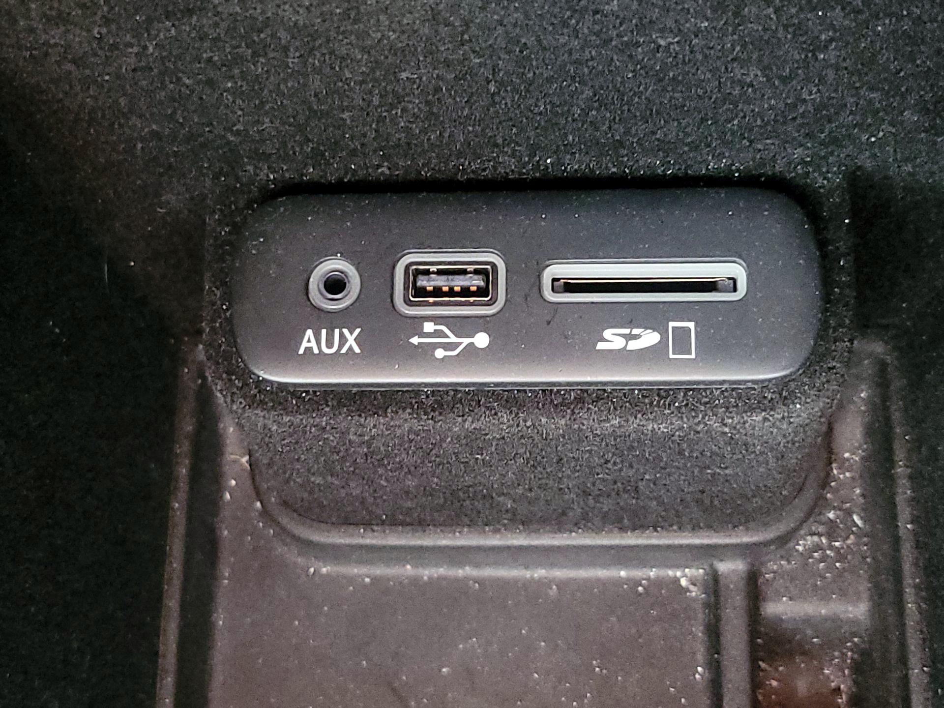 Thumbnail: 2015 Dodge Charger - 17